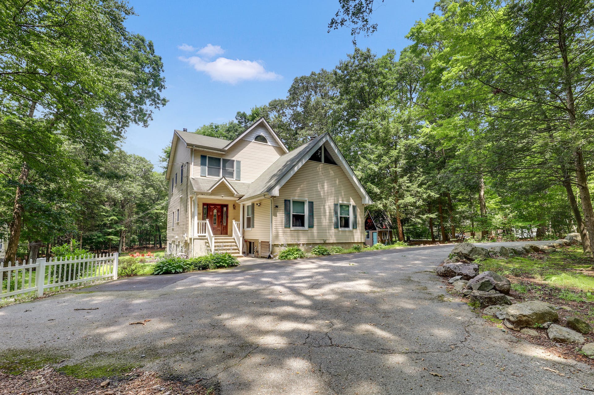 15 Lilly Road 