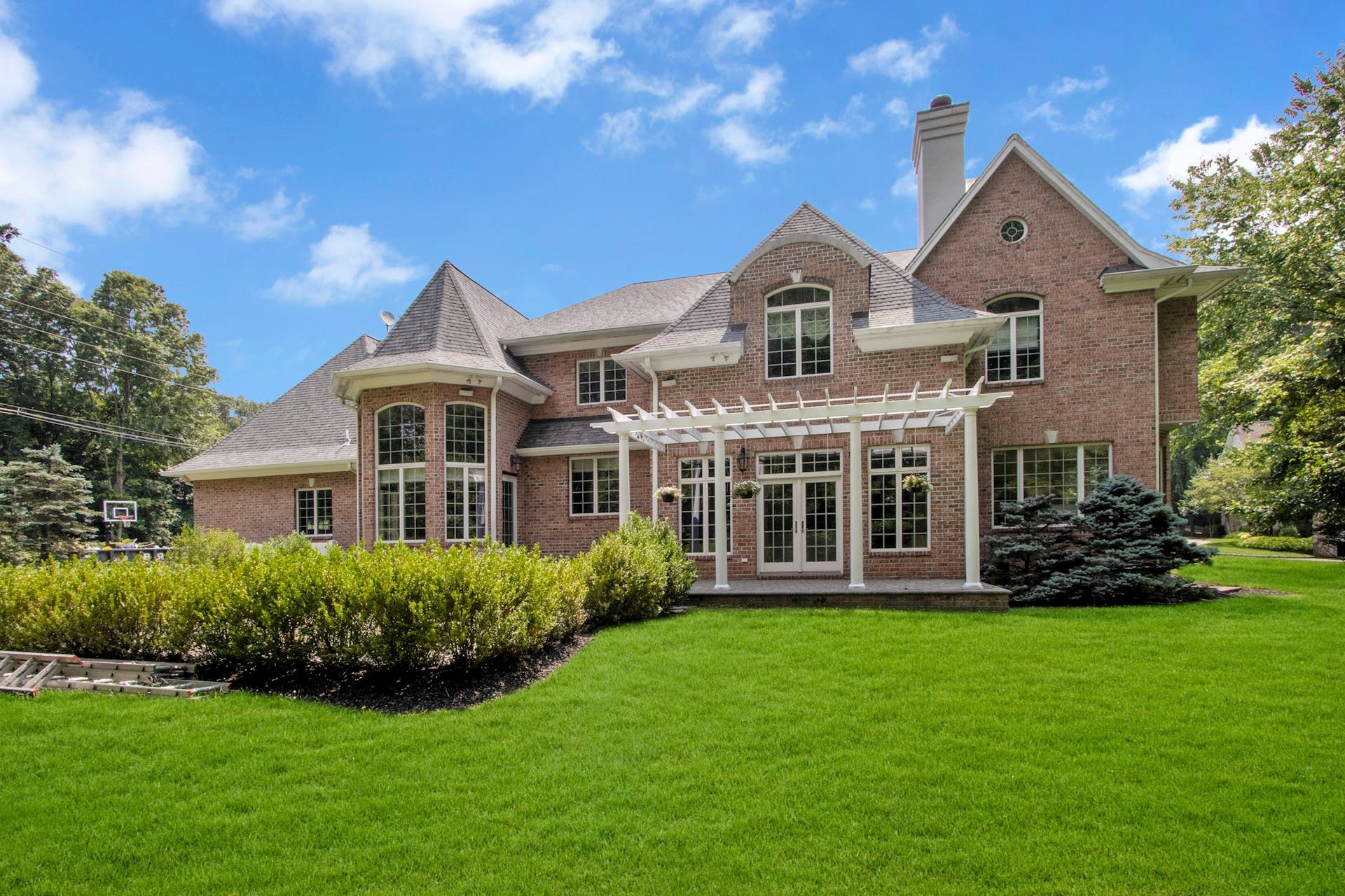 10 Susan Court