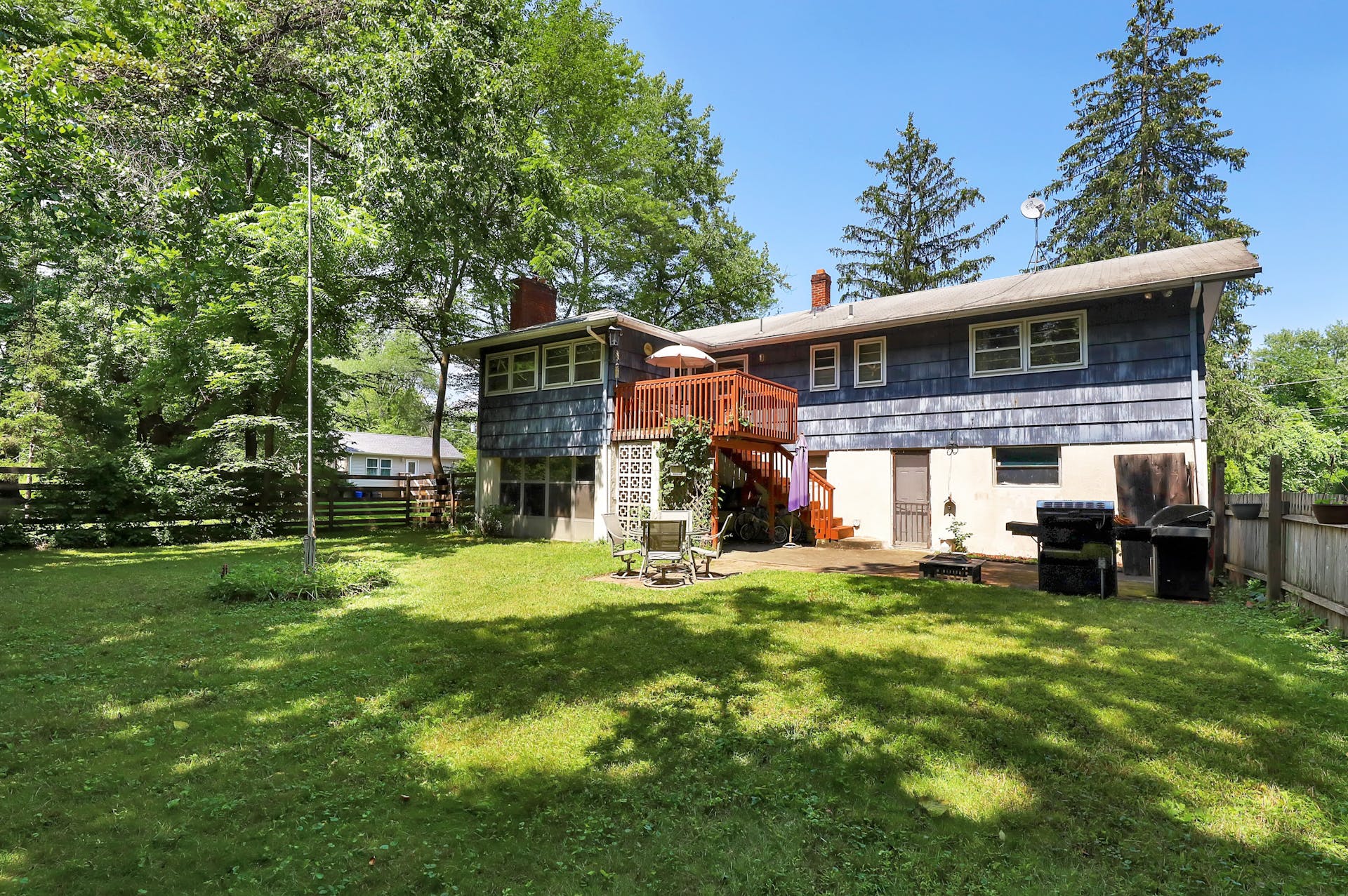 3 Grand Street