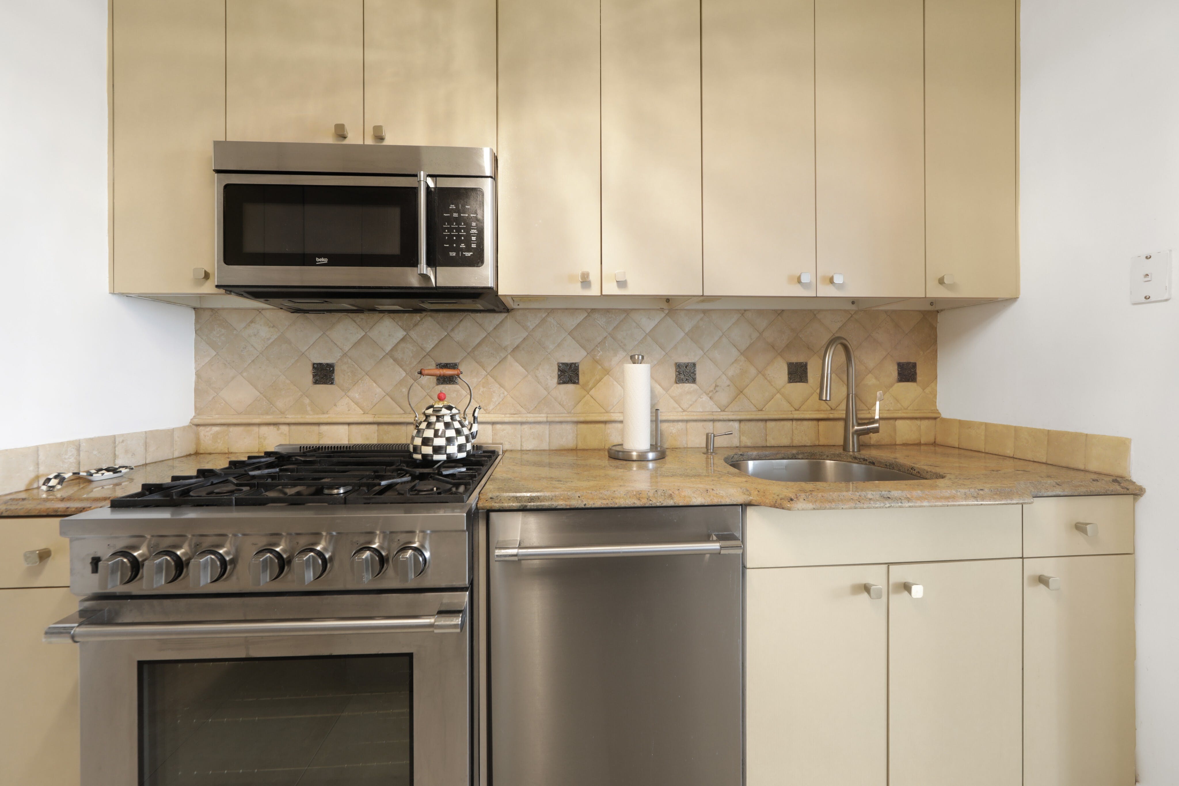 1530 Palisade Avenue Unit# 20P