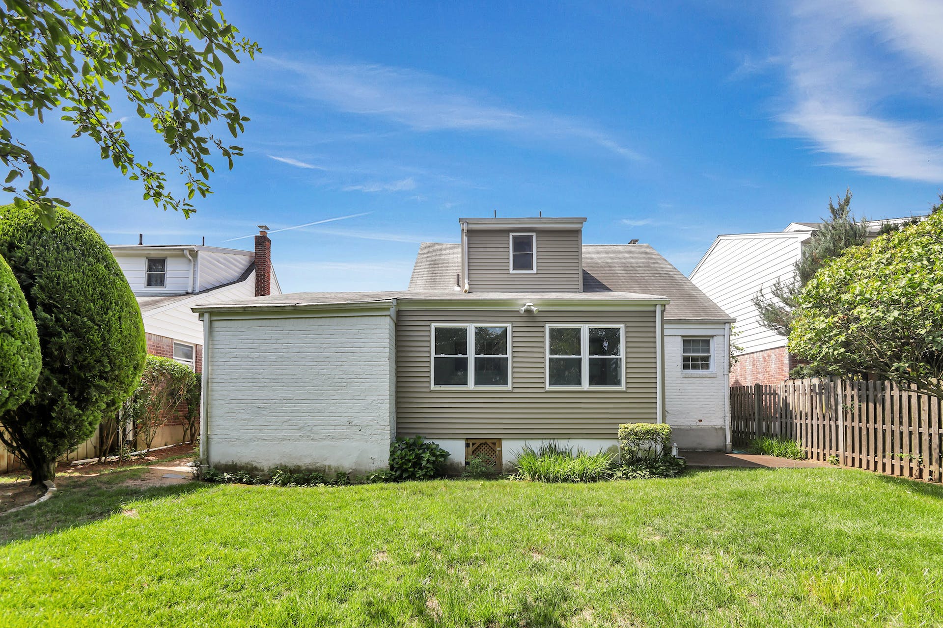 39-31 Brookside Avenue 