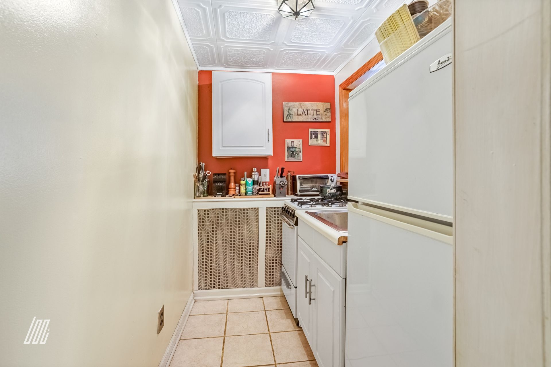 85 Hardenburgh Avenue