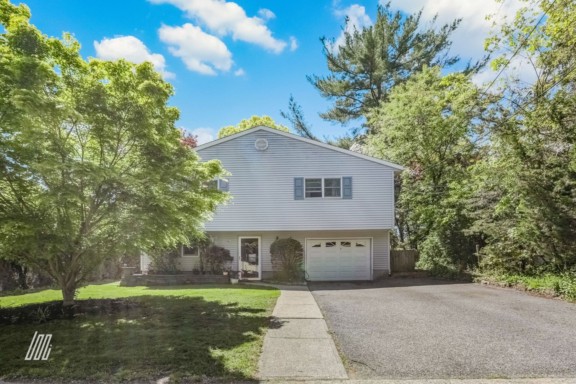 85 Hardenburgh Avenue