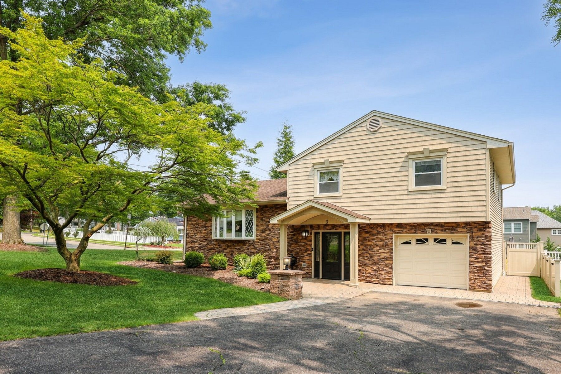 3 Hilltop Drive 