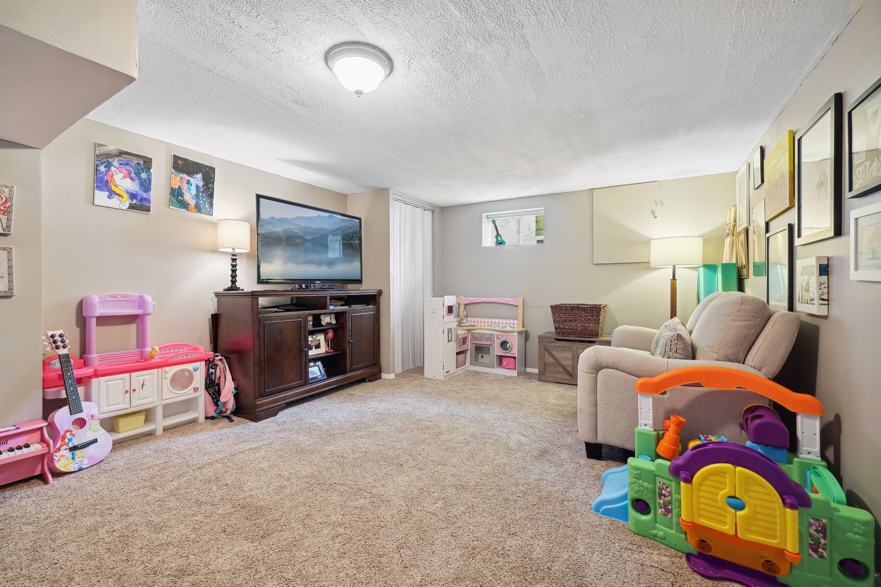 3 Hilltop Drive 