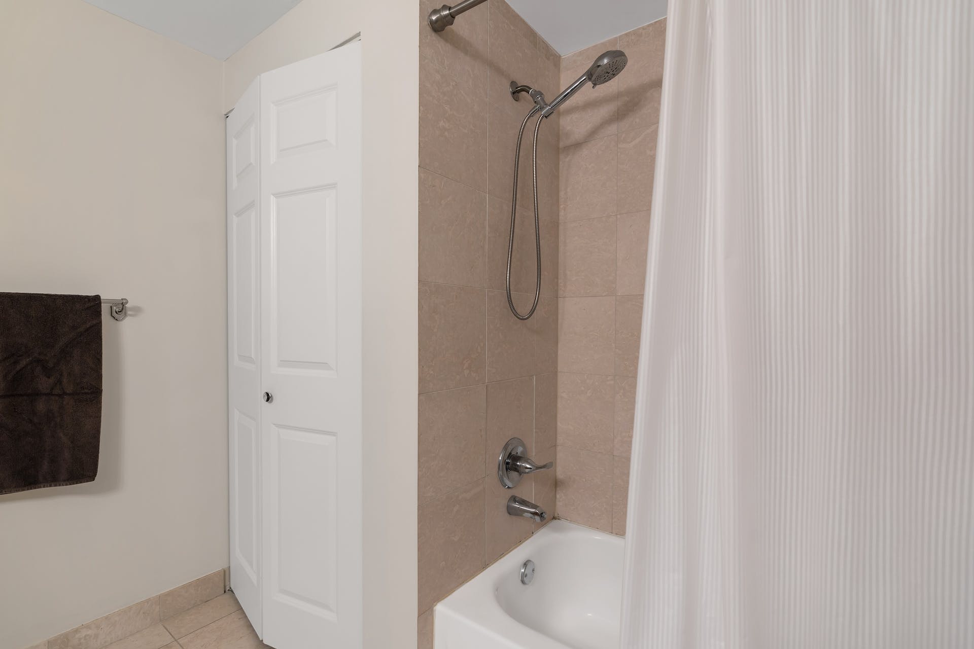 100 Old Palisade Rd, Unit 1609 