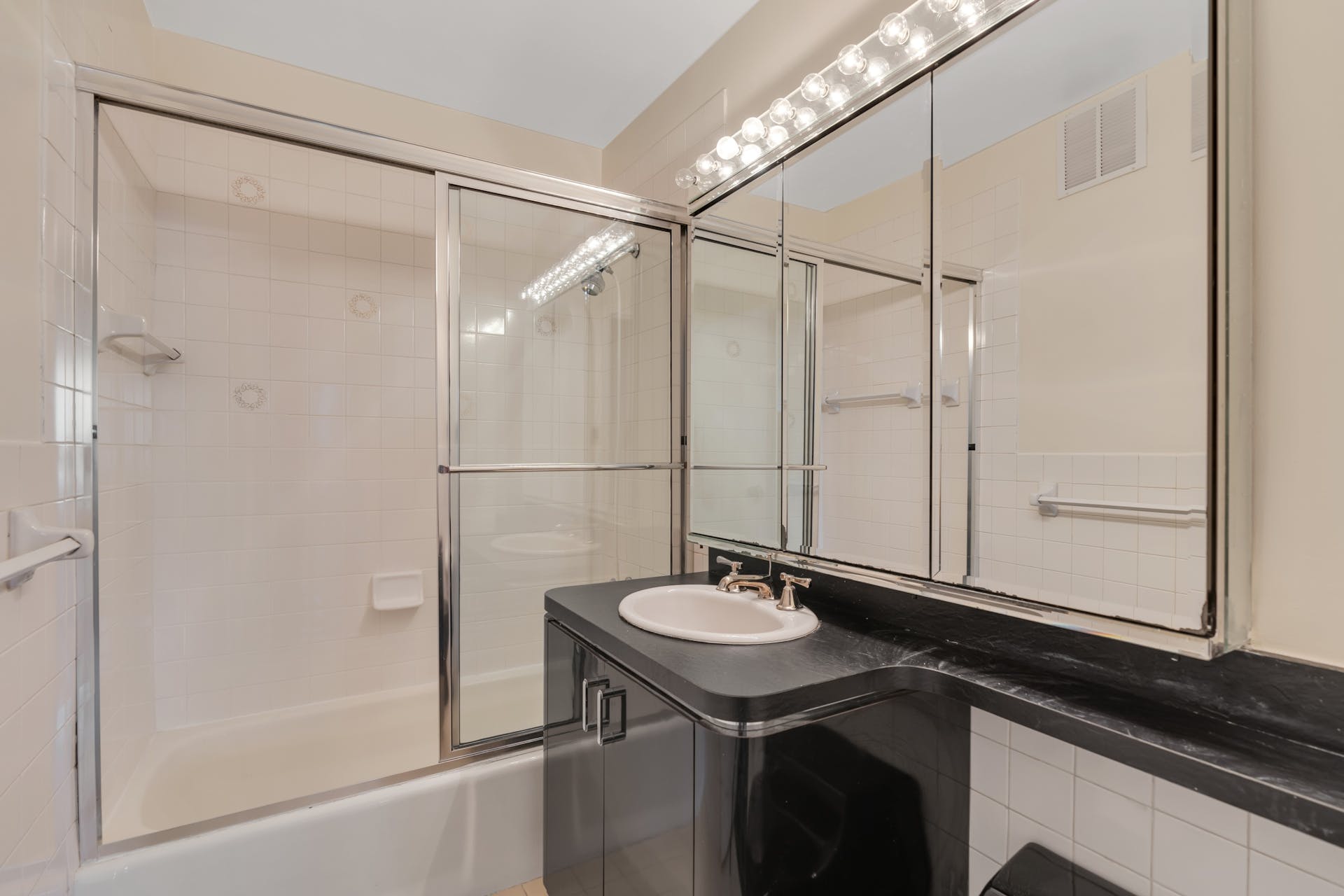 2000 Linwood Ave, Unit 19M 