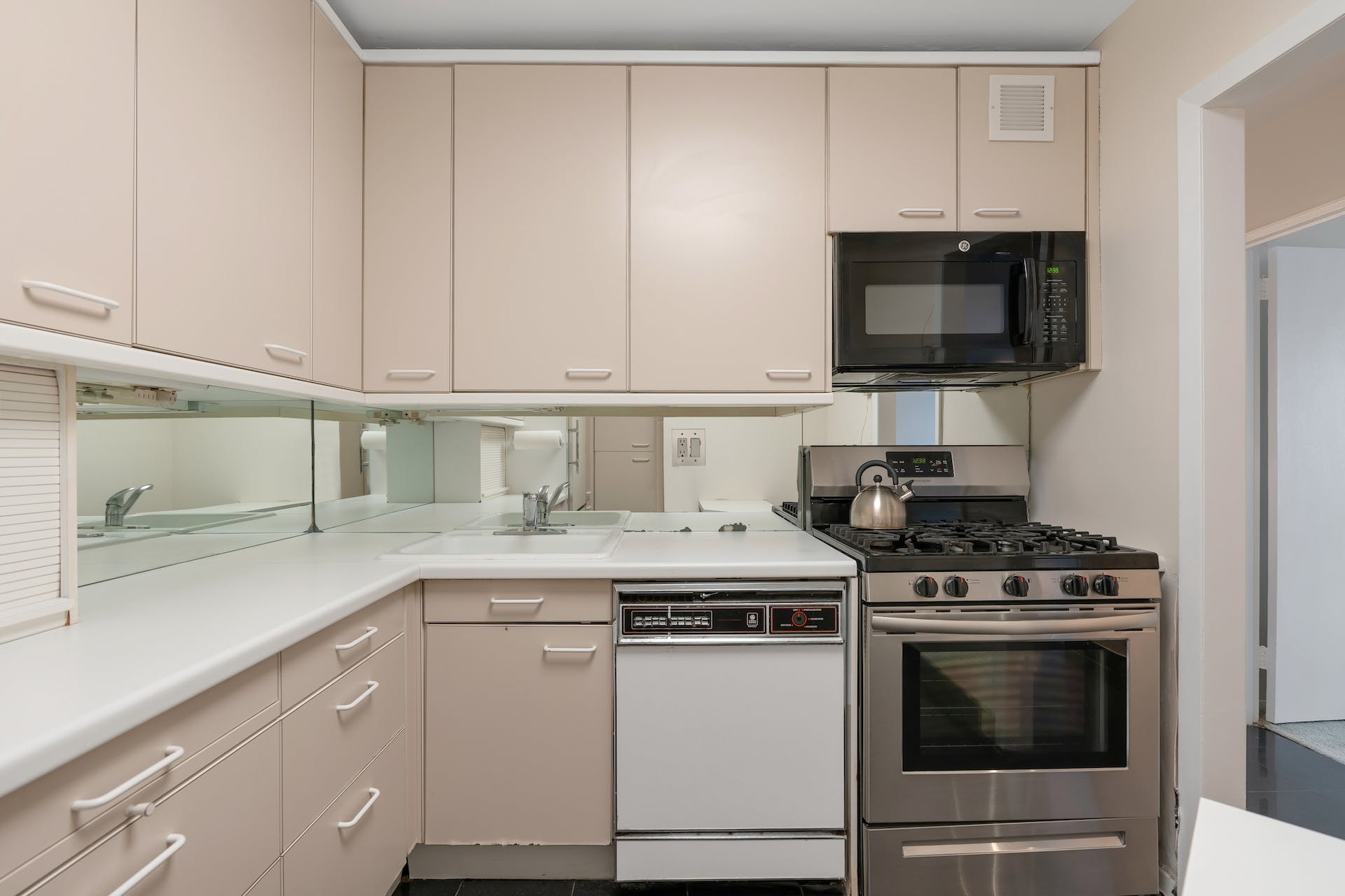 2000 Linwood Ave, Unit 19M 