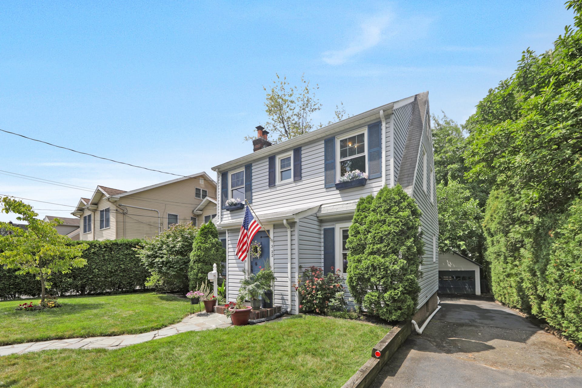 3-22 Kenneth Avenue 
