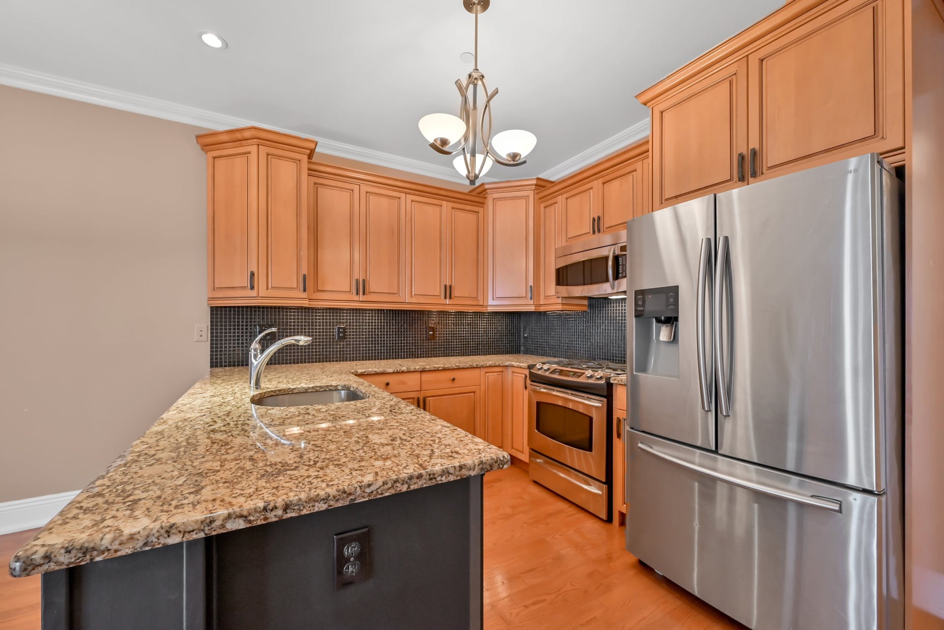 1203 Rio Vista Ln 