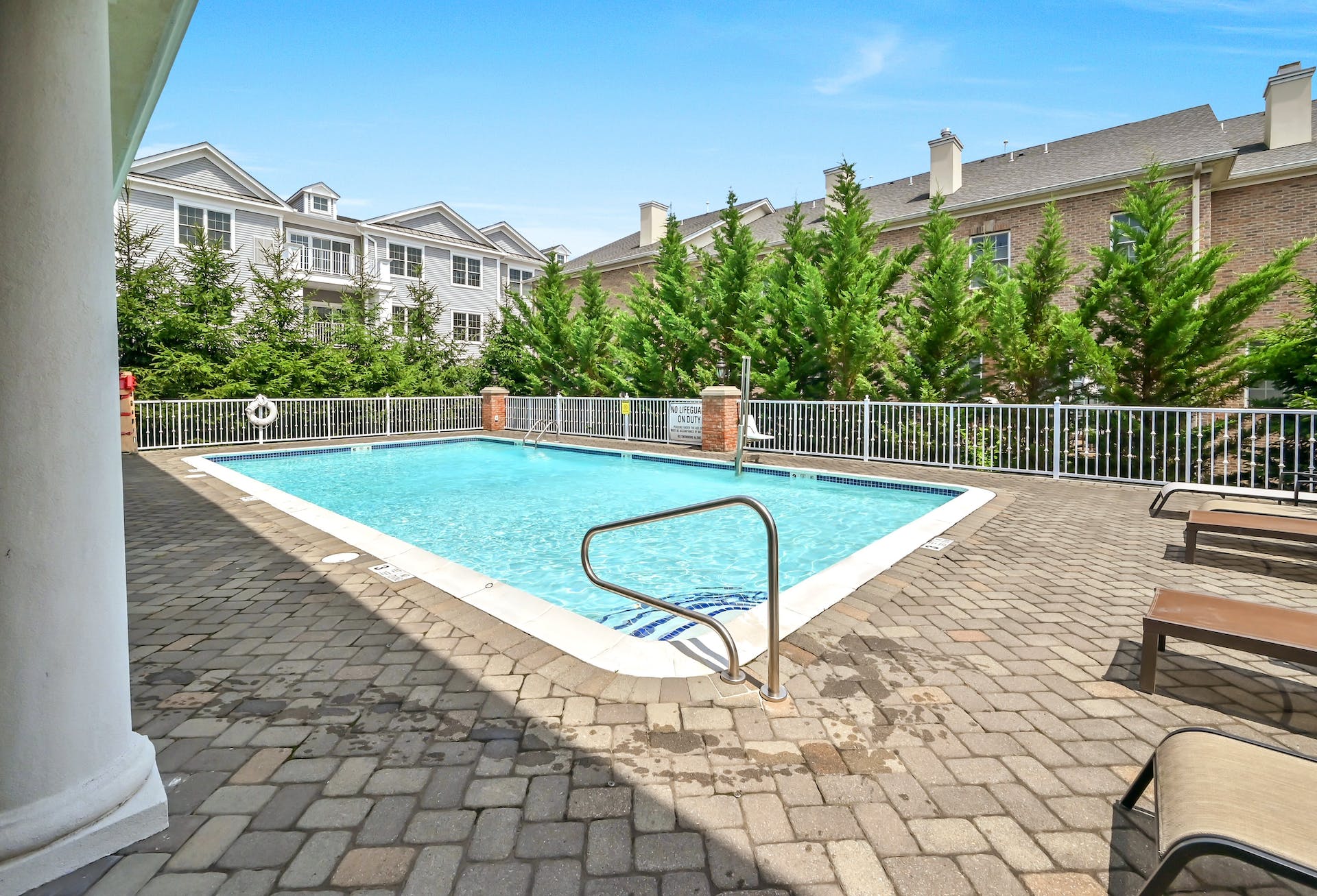 1203 Rio Vista Ln 