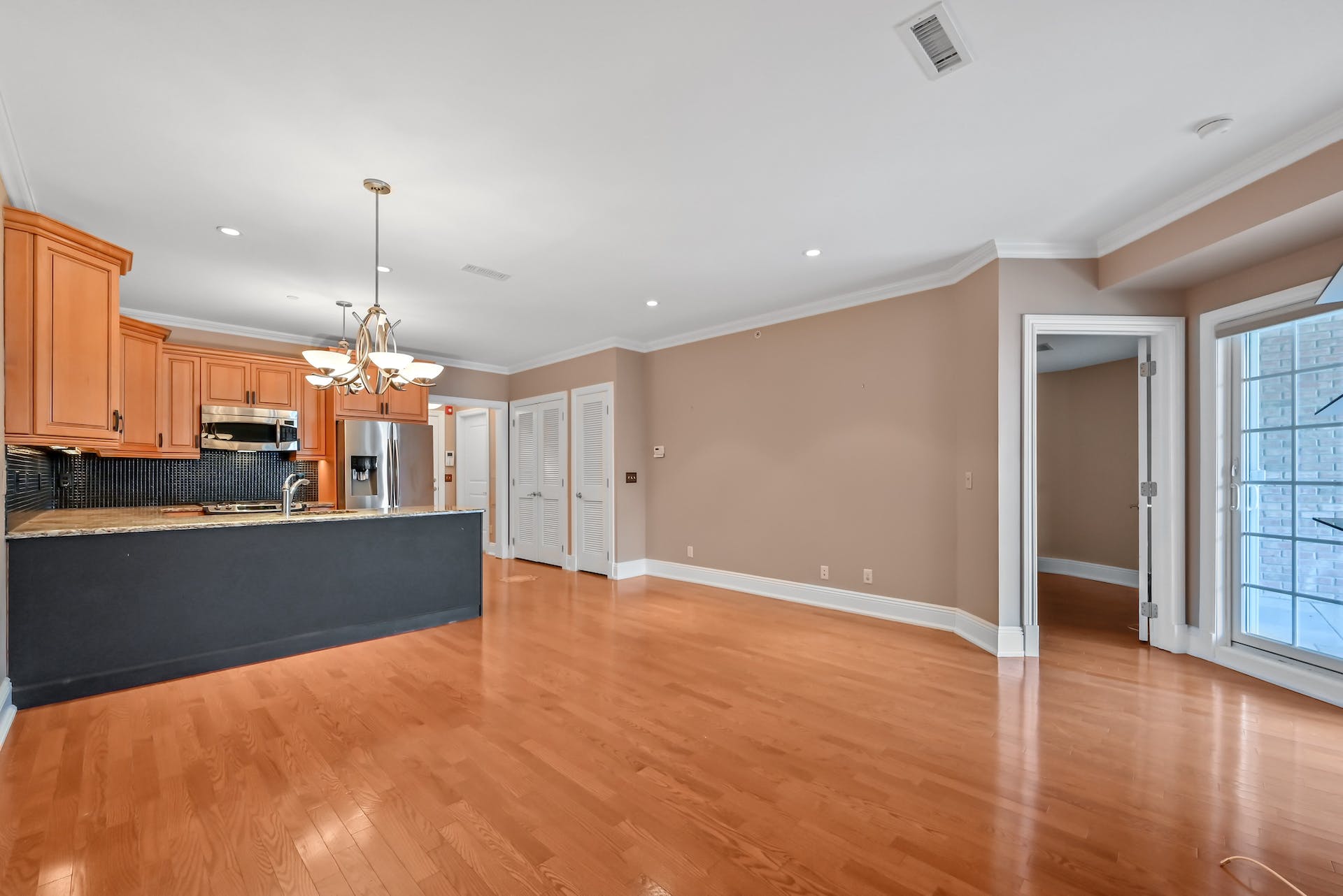 1203 Rio Vista Ln 
