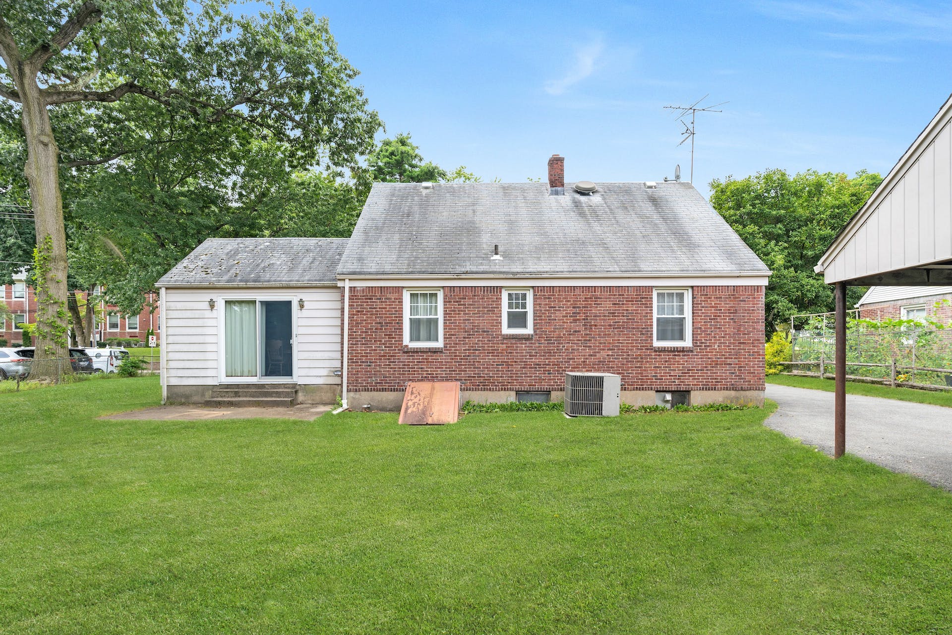 96 Brookside Ave