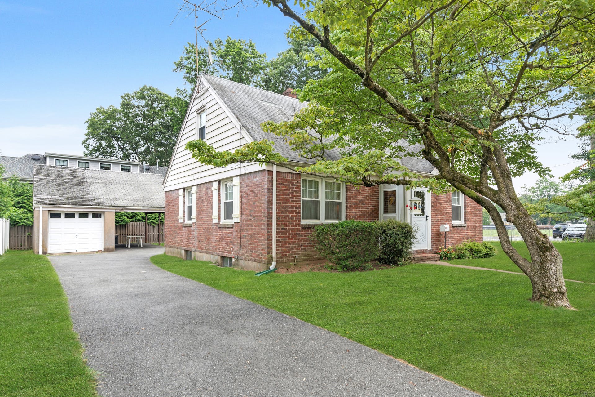 96 Brookside Ave