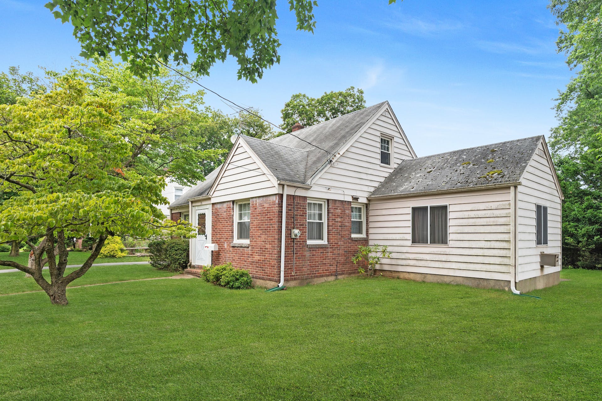 96 Brookside Ave