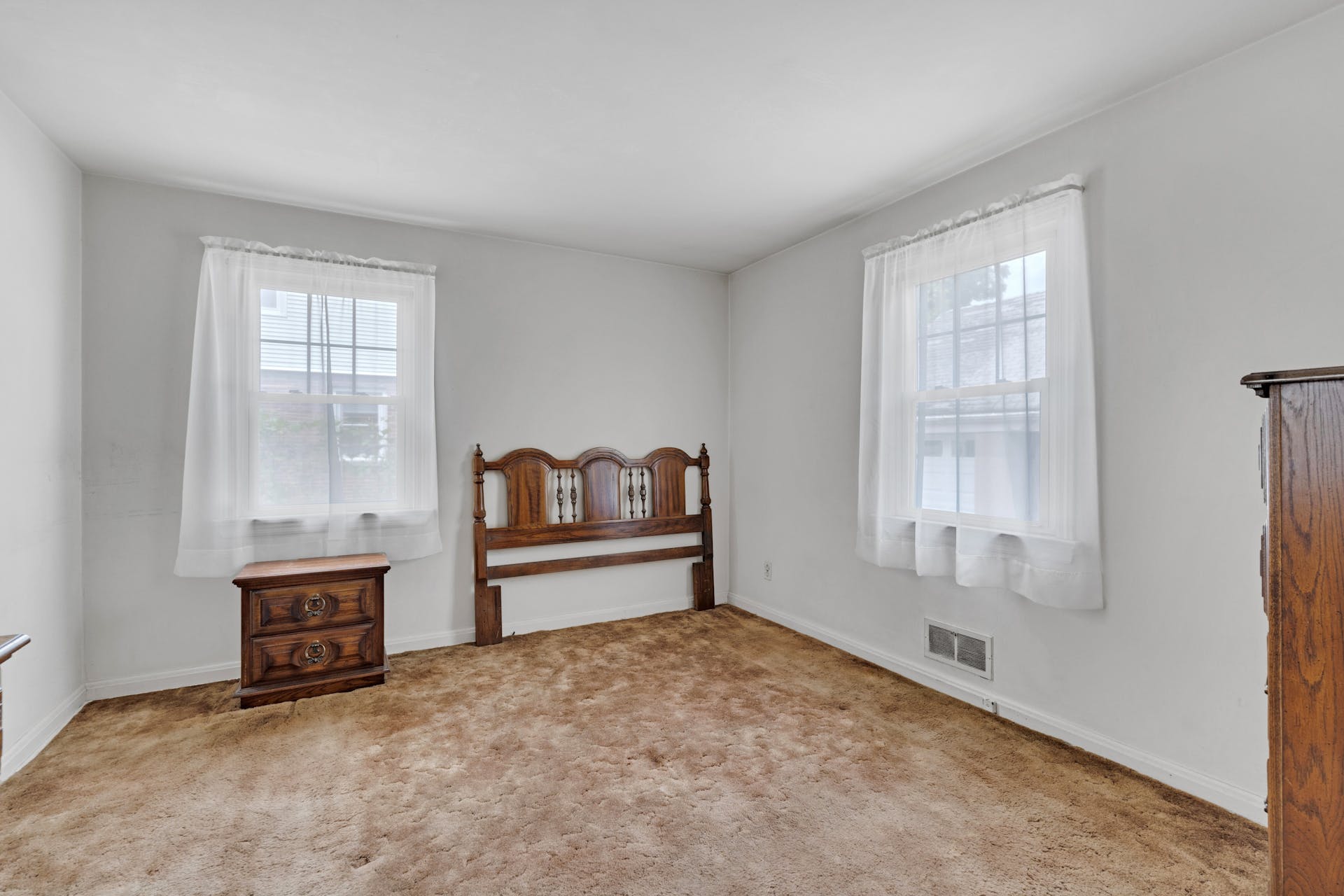 96 Brookside Ave