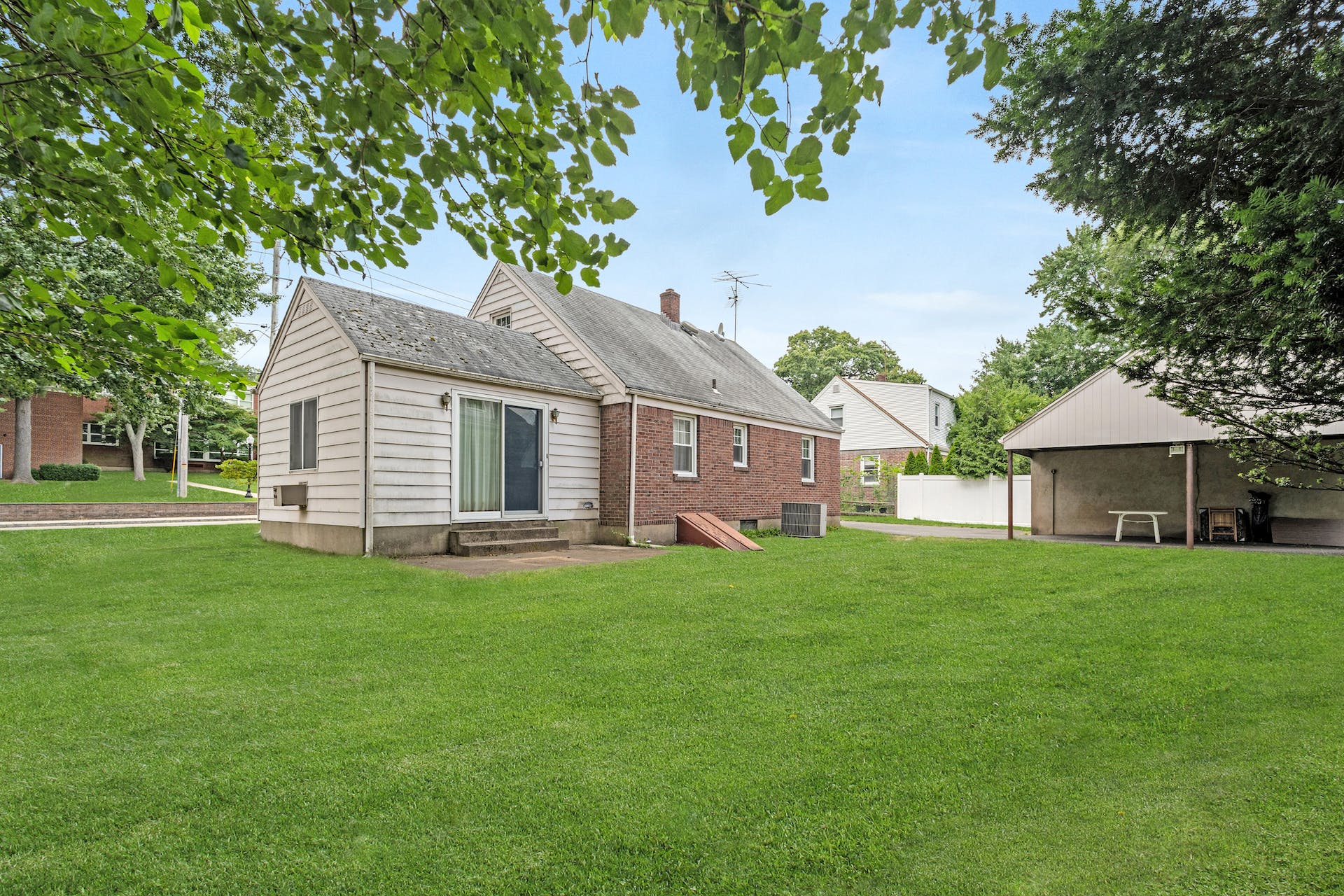 96 Brookside Ave
