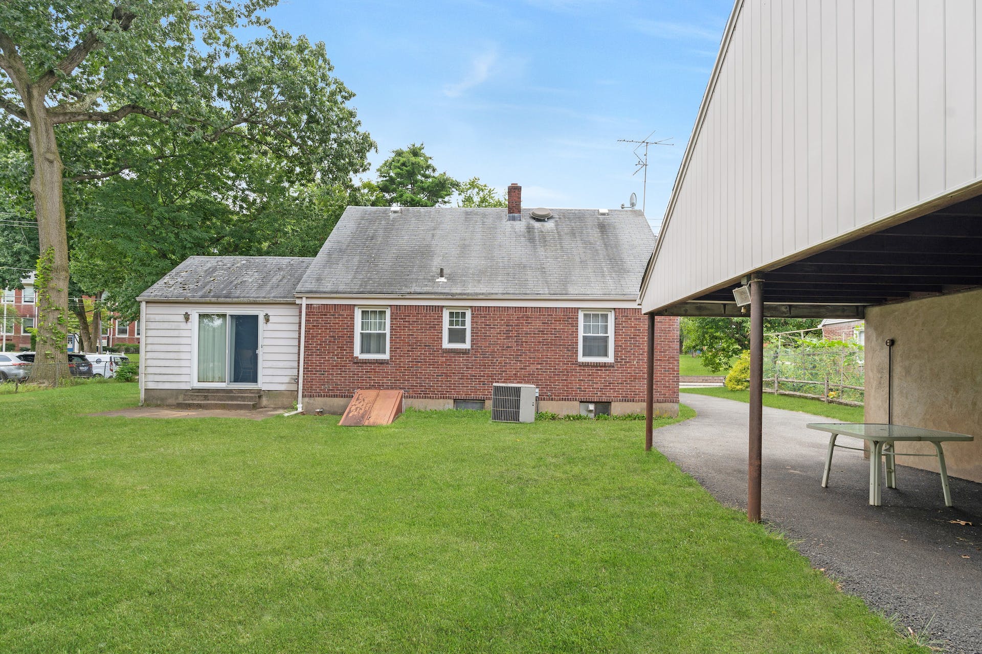 96 Brookside Ave