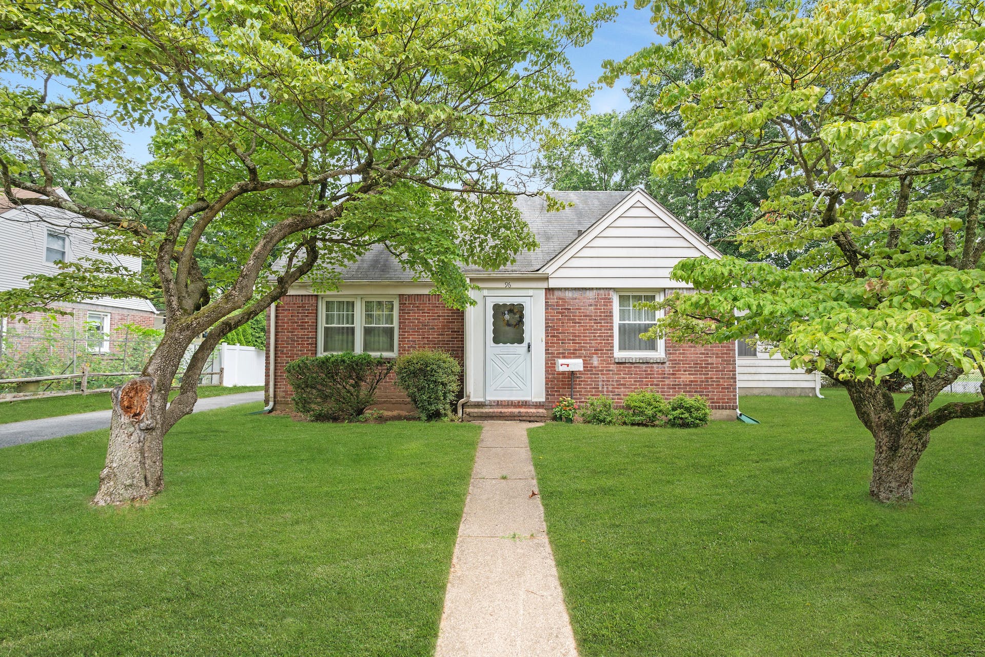 96 Brookside Ave