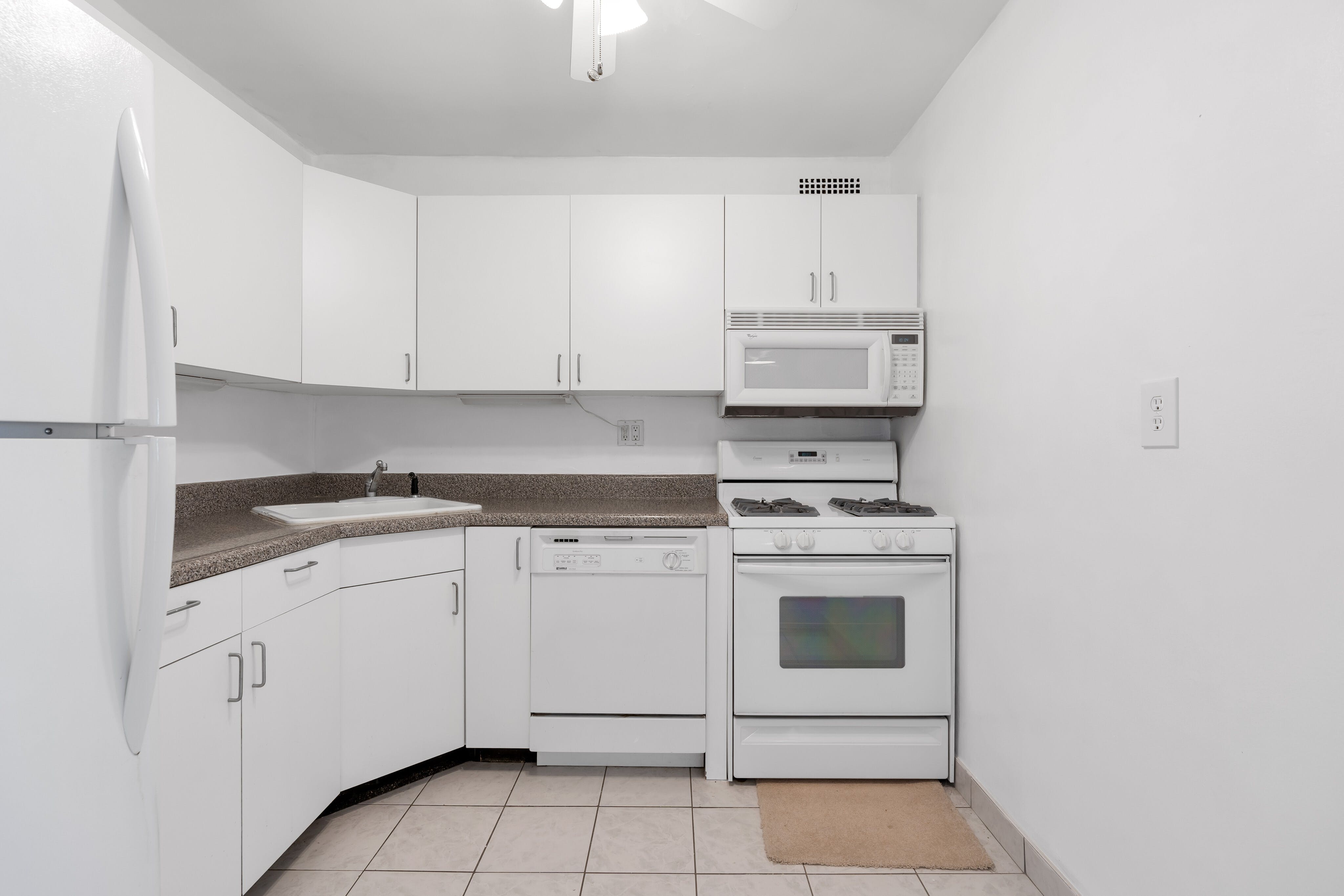 2100 Linwood Avenue Unit# 20T