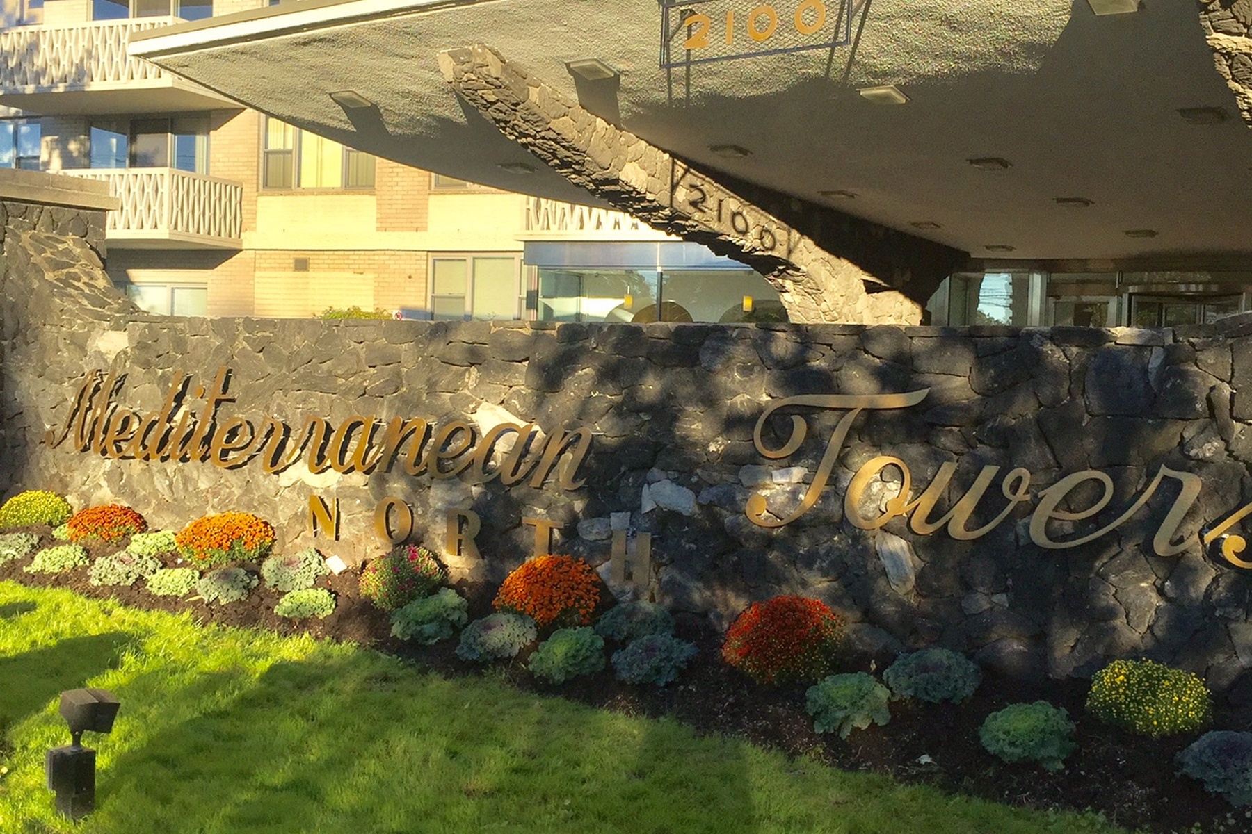 2100 Linwood Avenue Unit# 20T