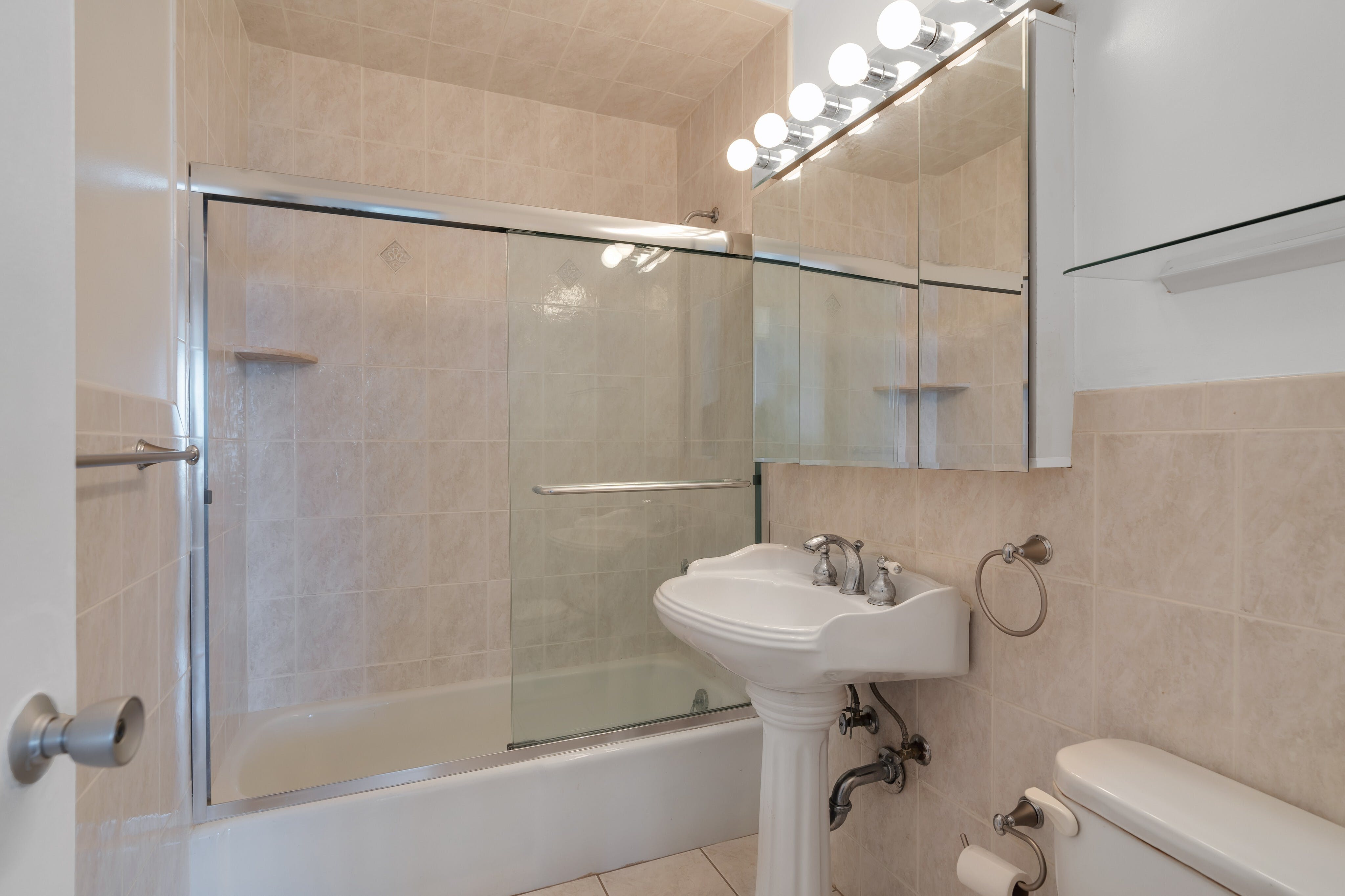 2100 Linwood Avenue Unit# 20T