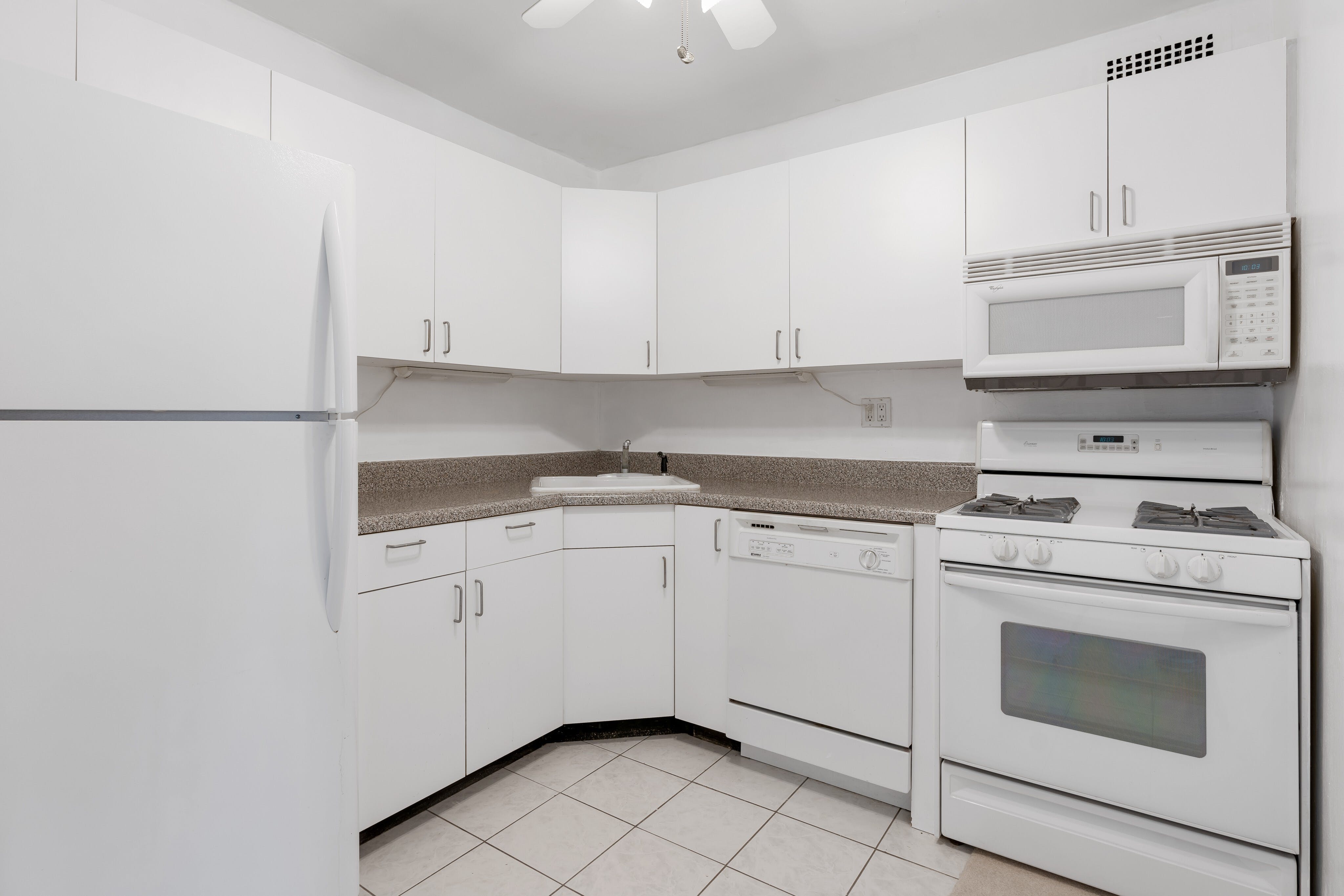 2100 Linwood Avenue Unit# 20T