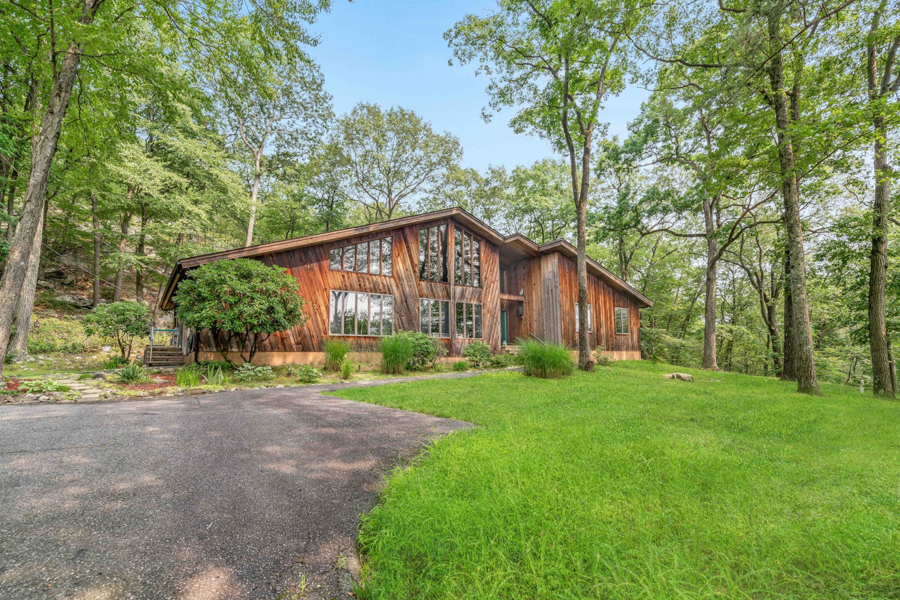 150 Stag Hill Road 