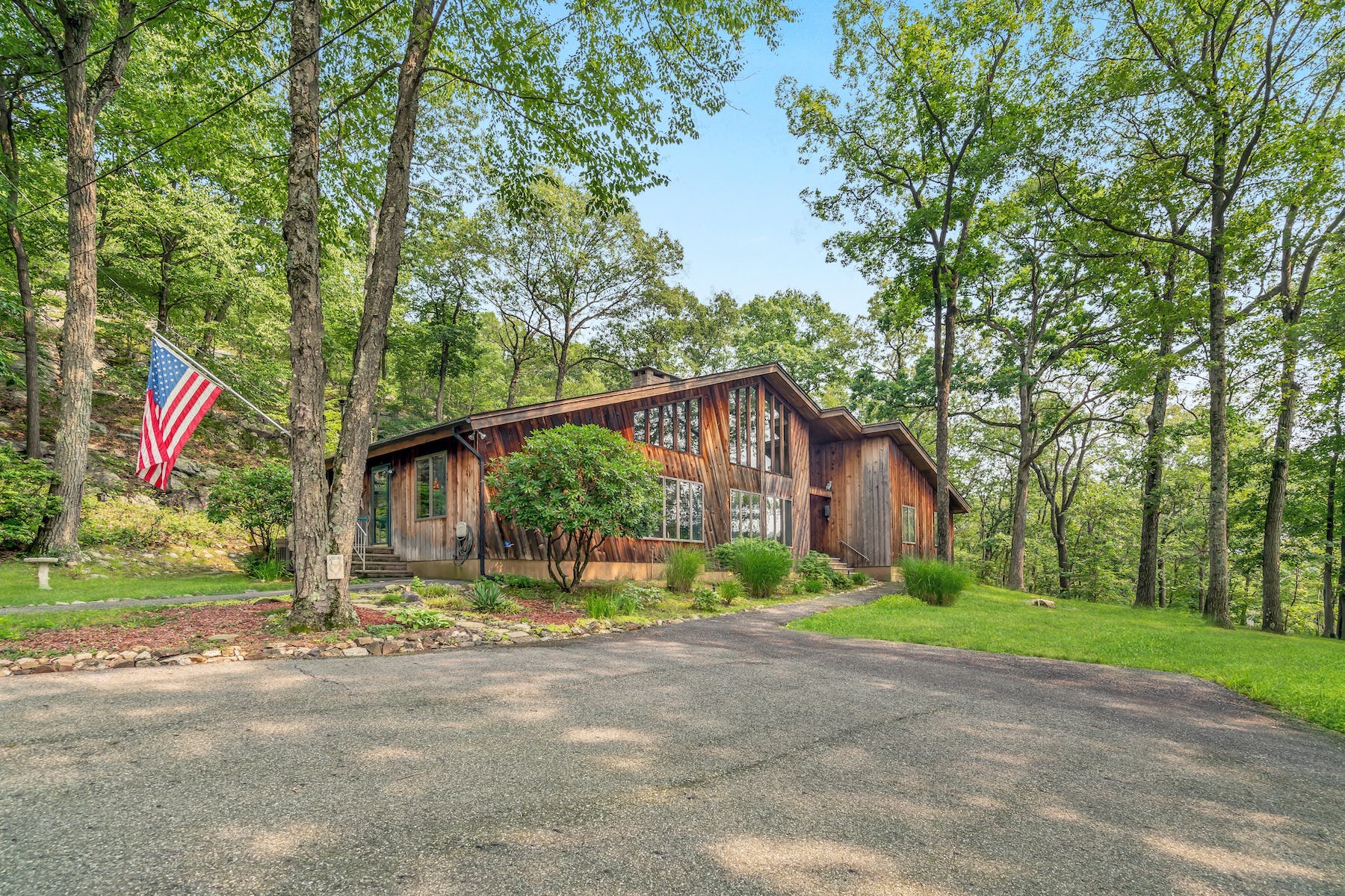 150 Stag Hill Road 