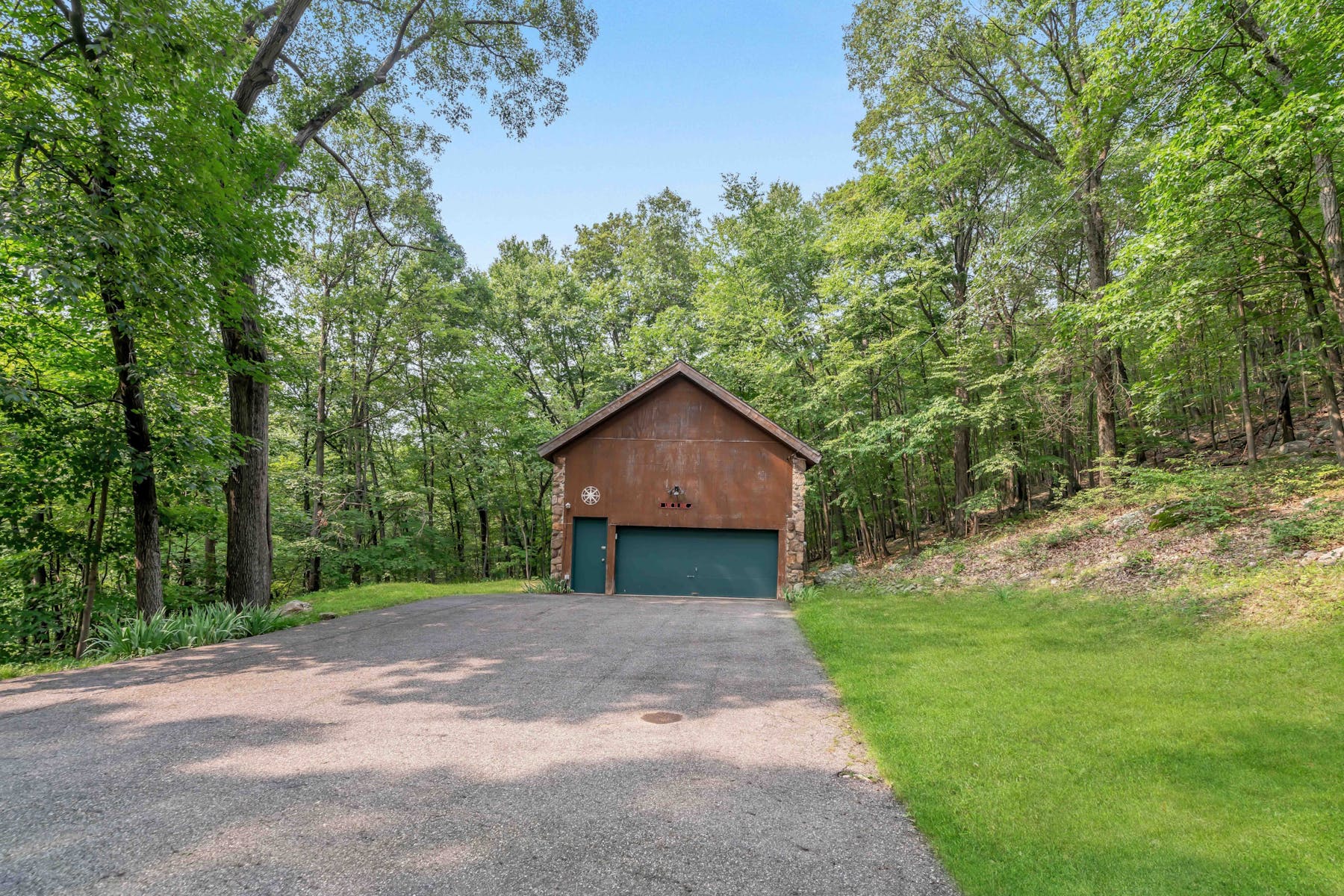 150 Stag Hill Road 