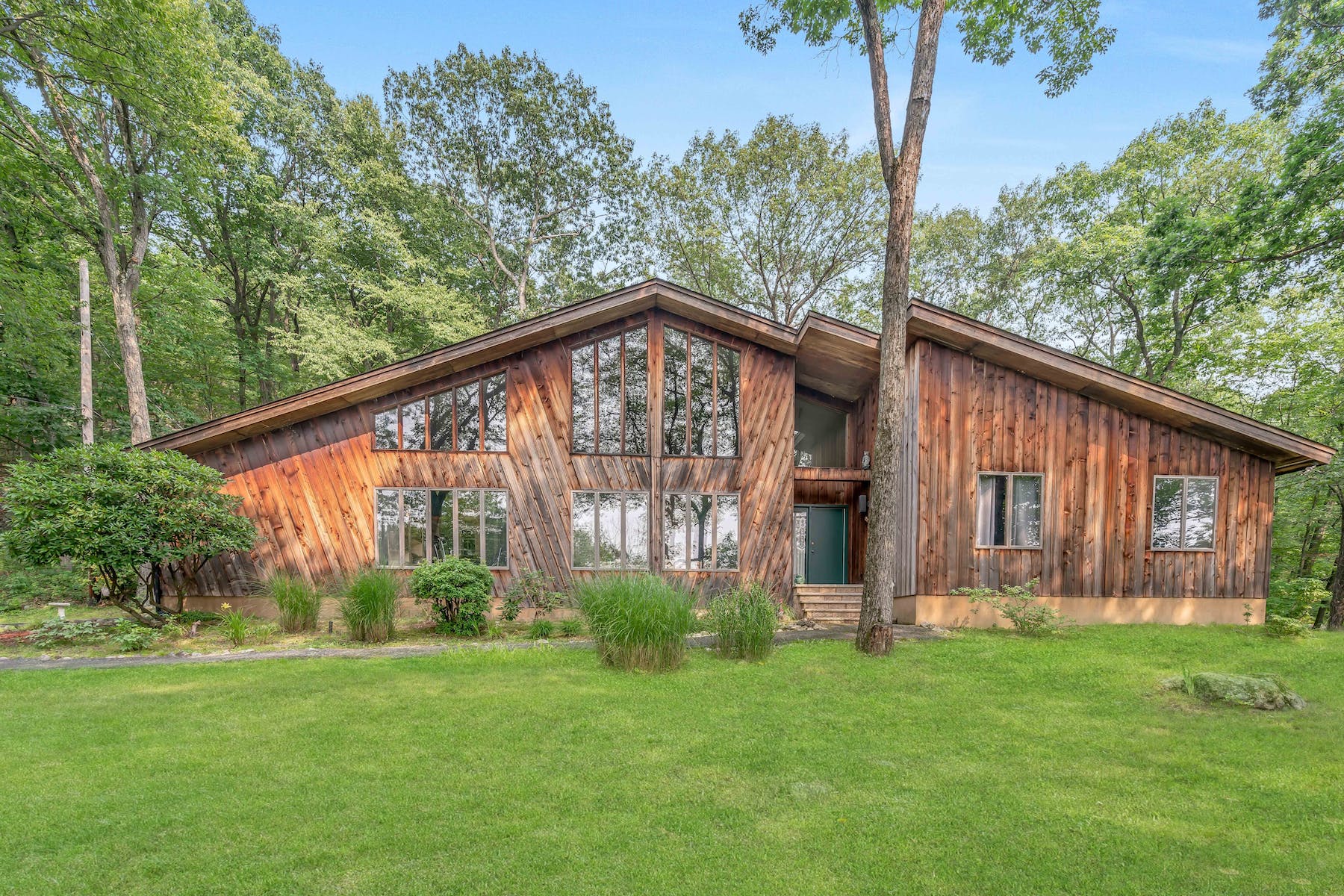 150 Stag Hill Road 