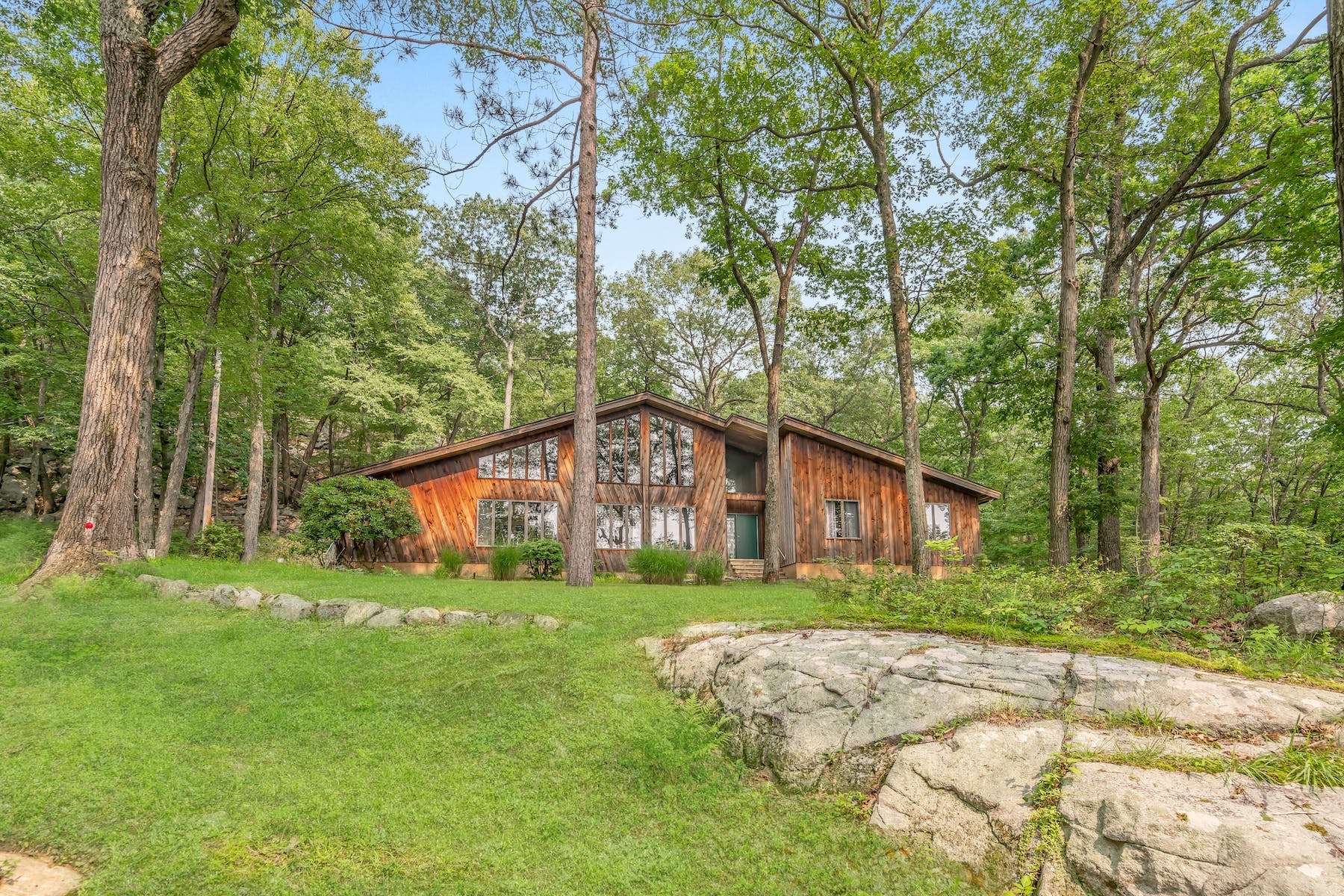 150 Stag Hill Road 