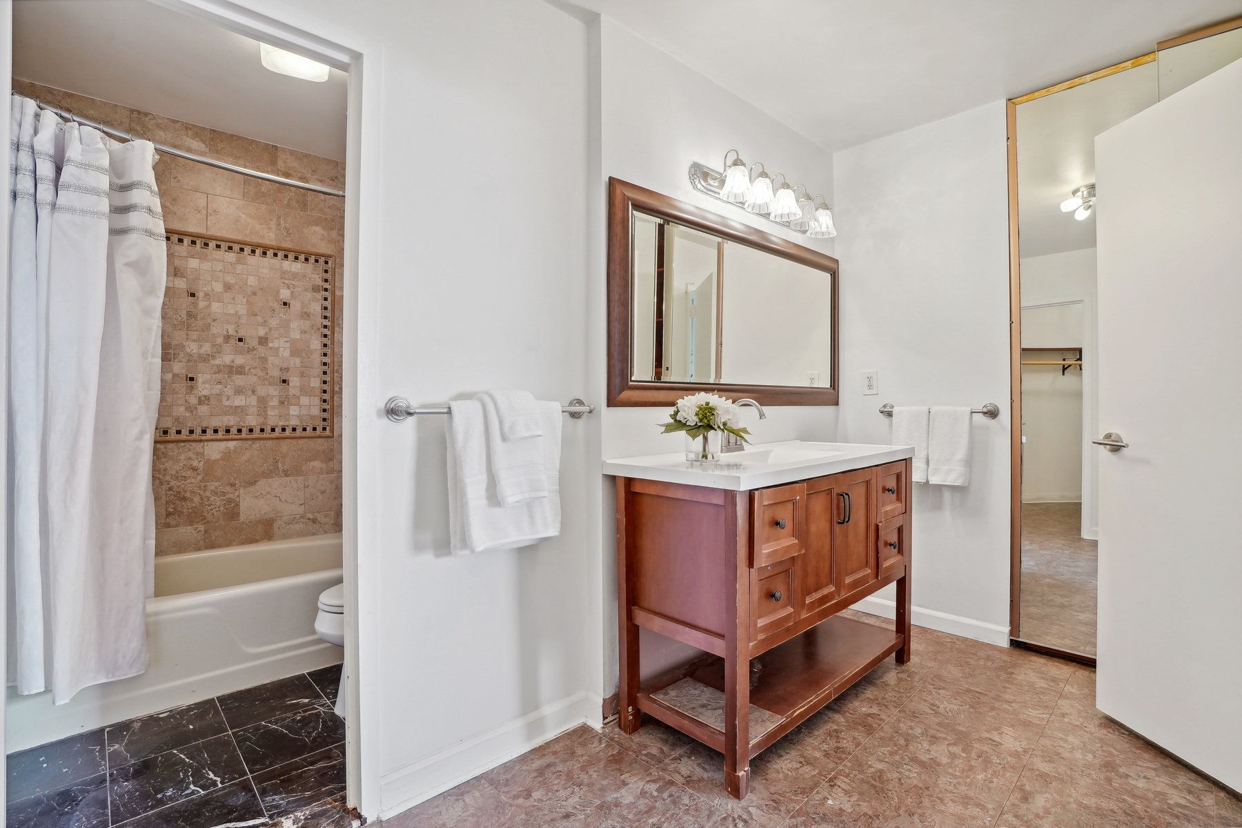 2 Claridge Dr, 9ge Unit# 9GE