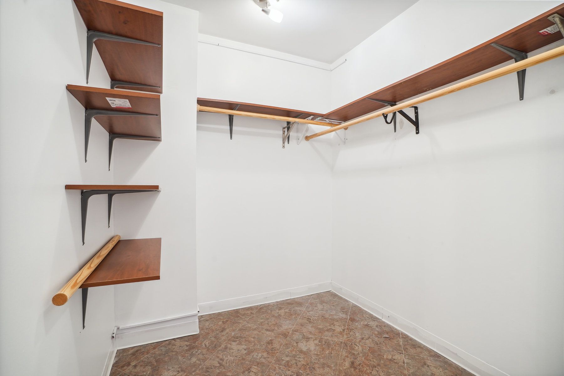 2 Claridge Dr, 9ge Unit# 9GE