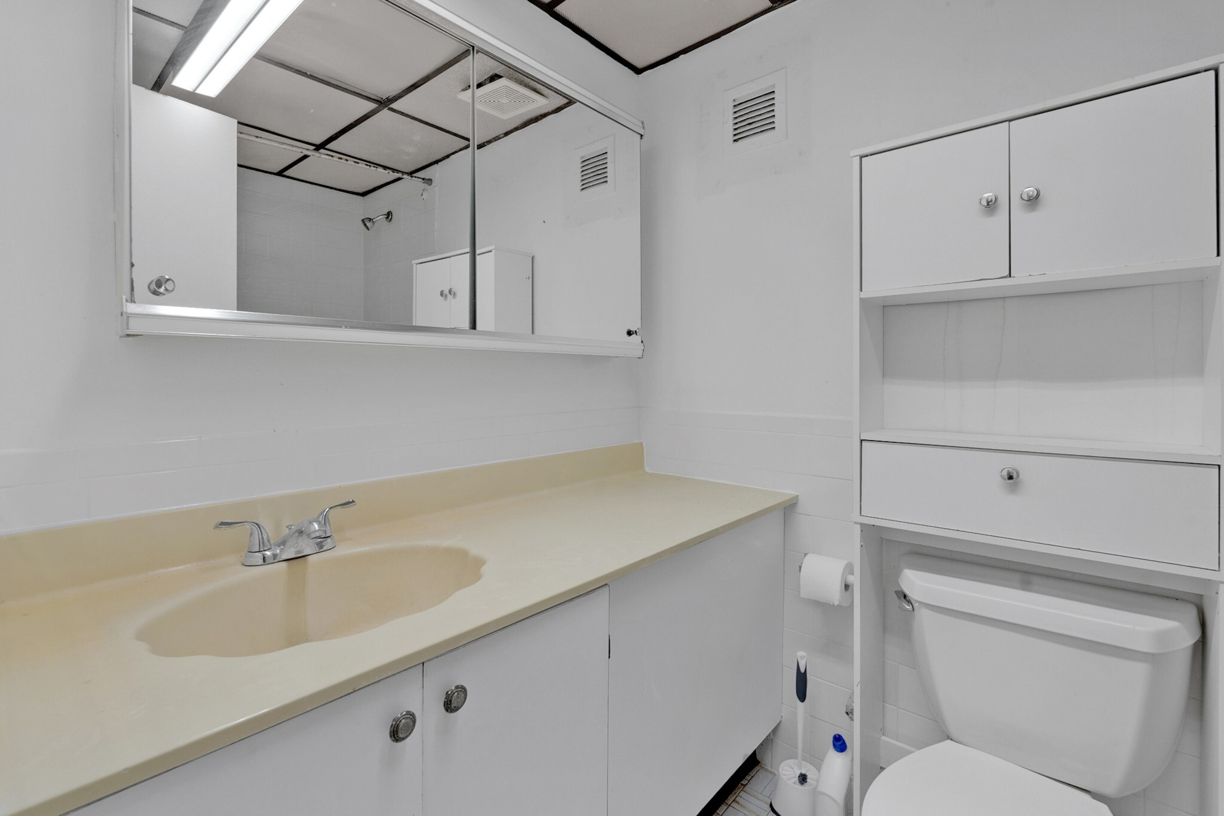 1600 Center Avenue Unit# 4H