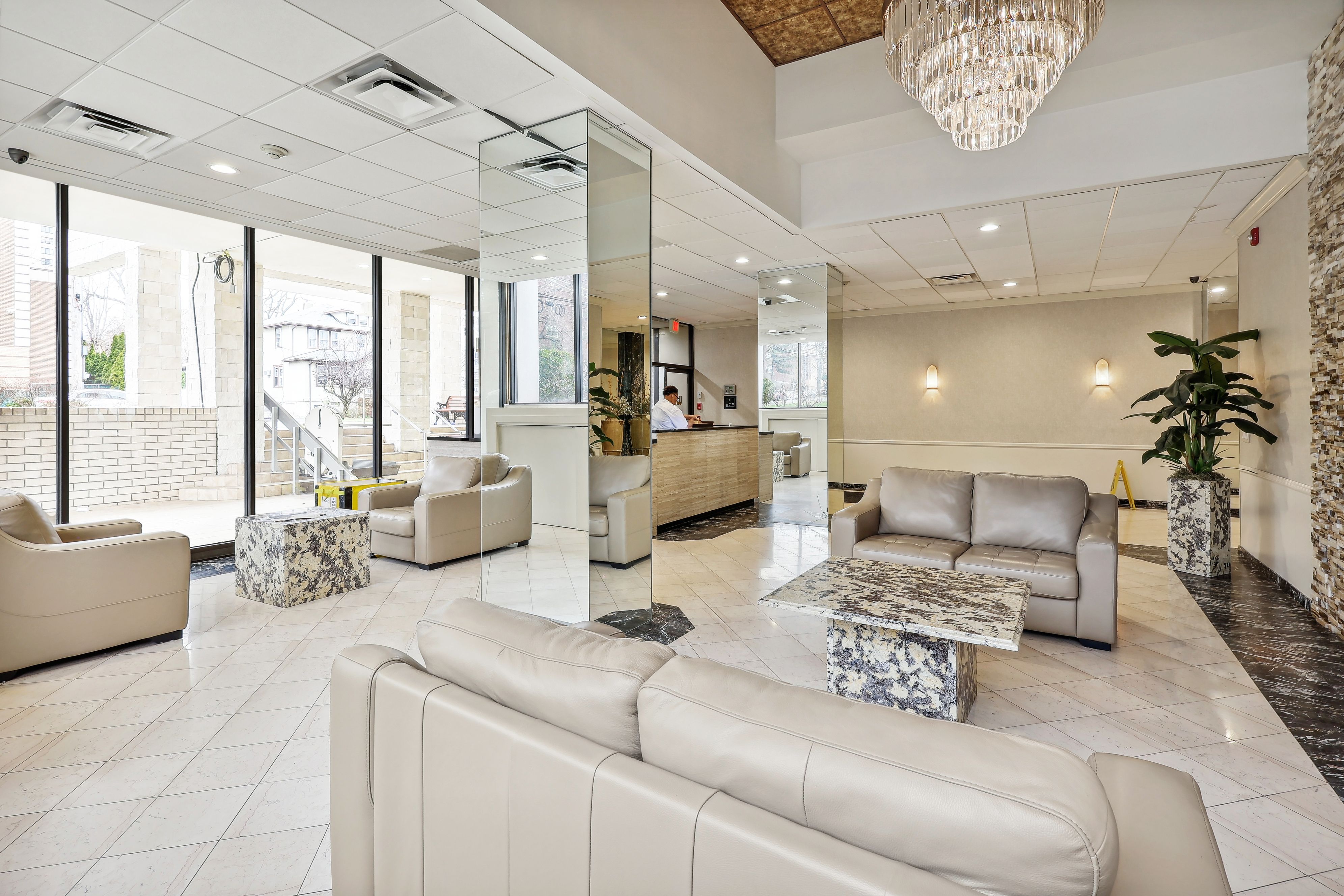 1600 Center Avenue Unit# 4H