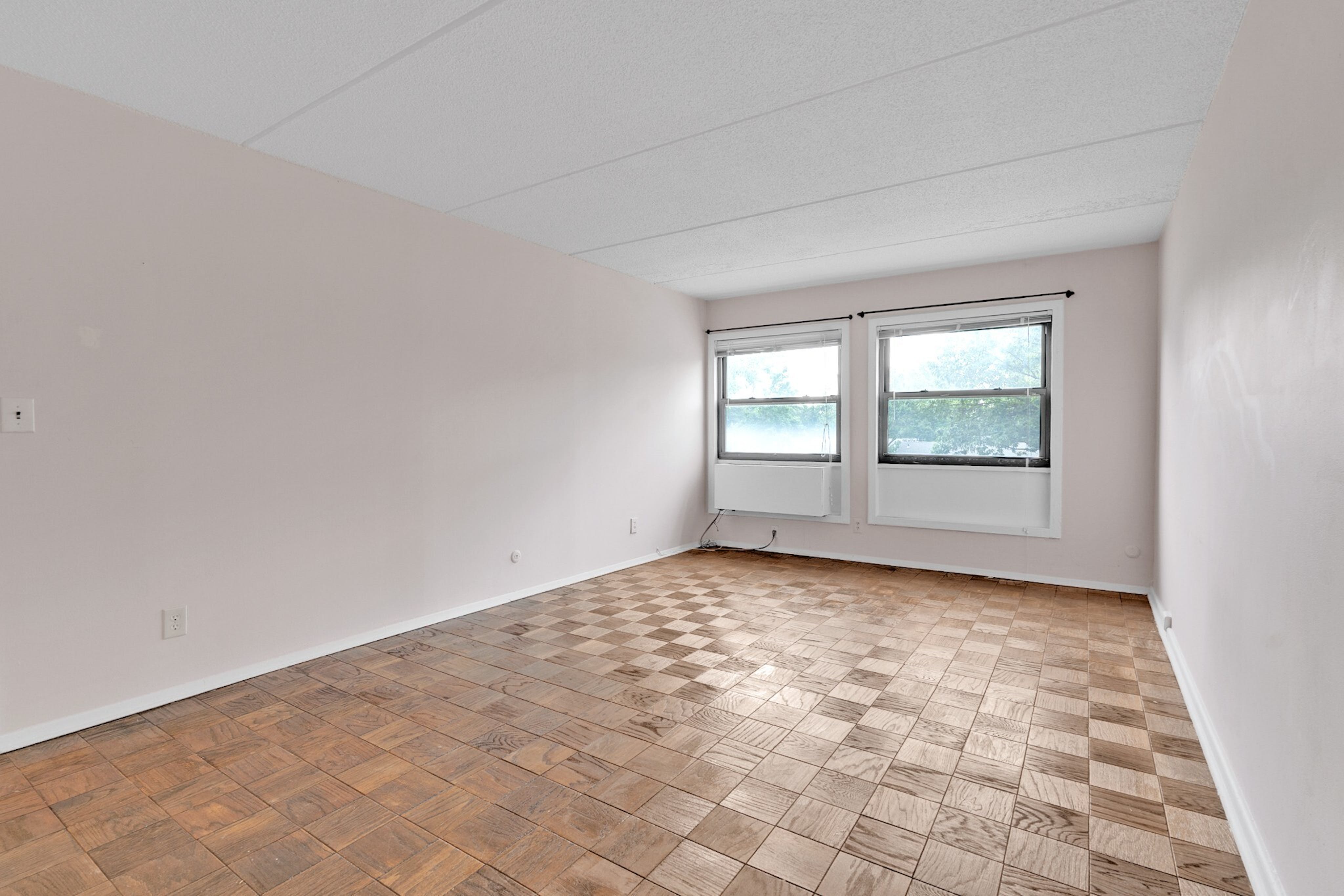 1600 Center Avenue Unit# 4H
