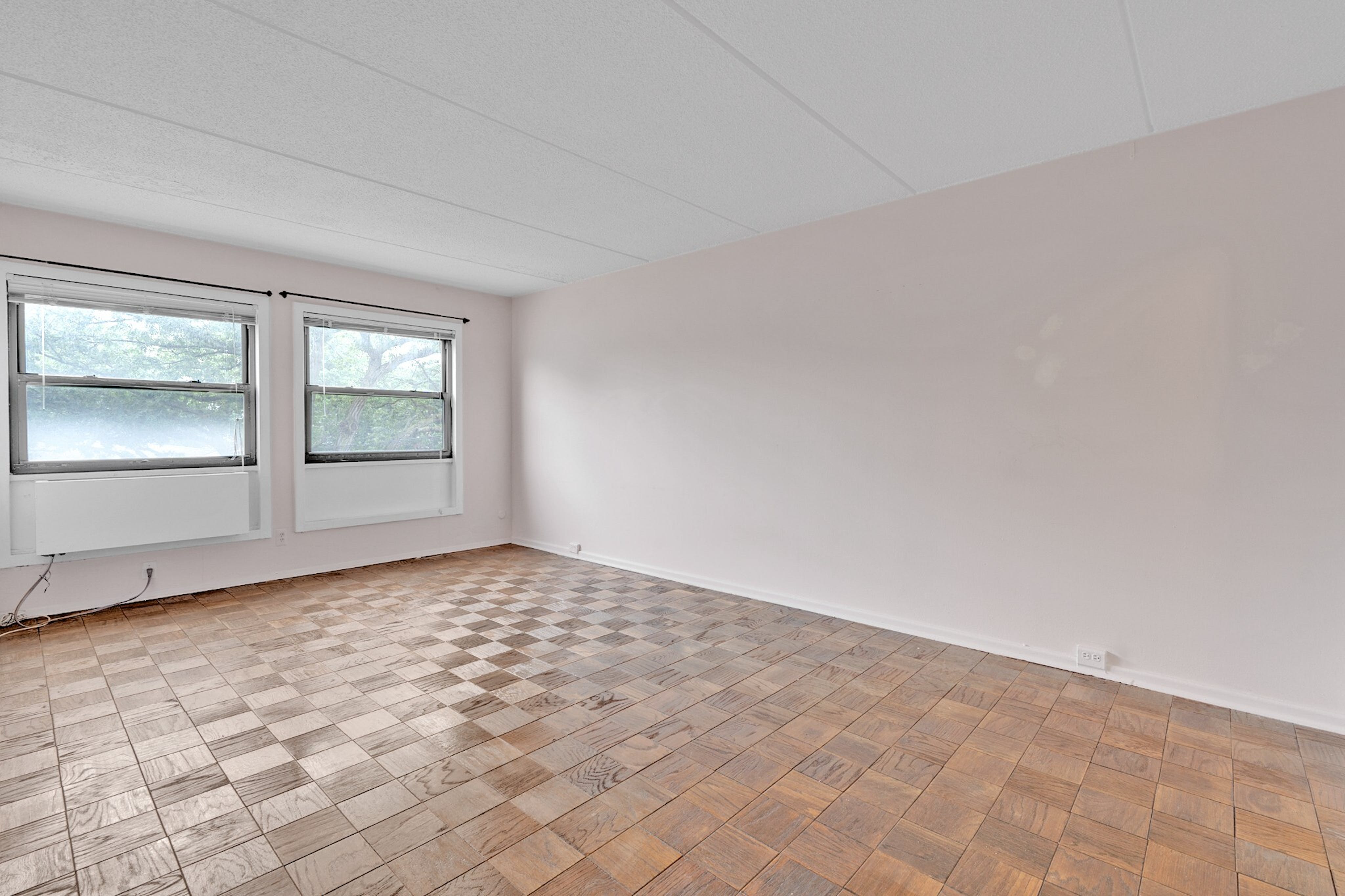1600 Center Avenue Unit# 4H