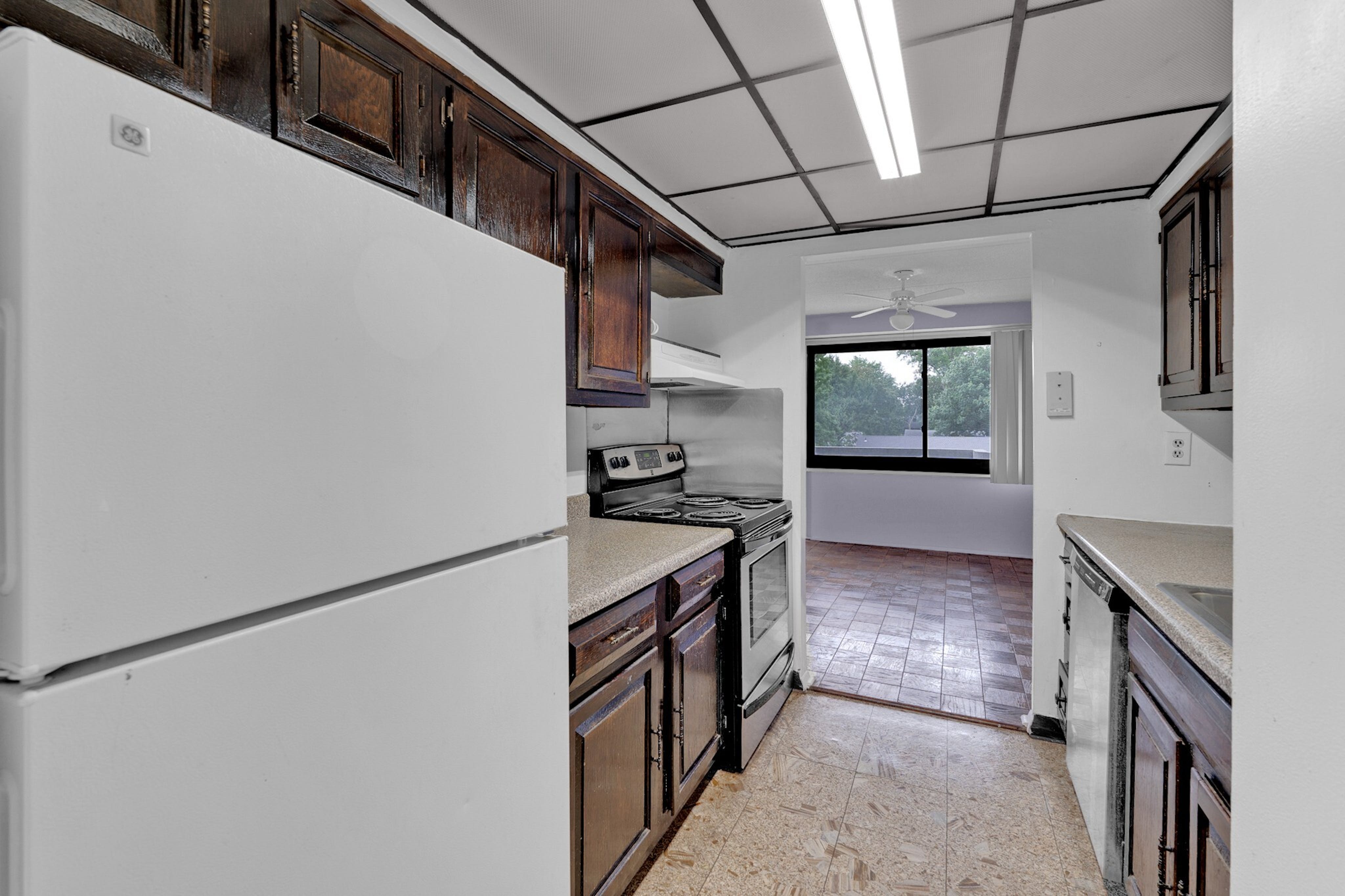 1600 Center Avenue Unit# 4H
