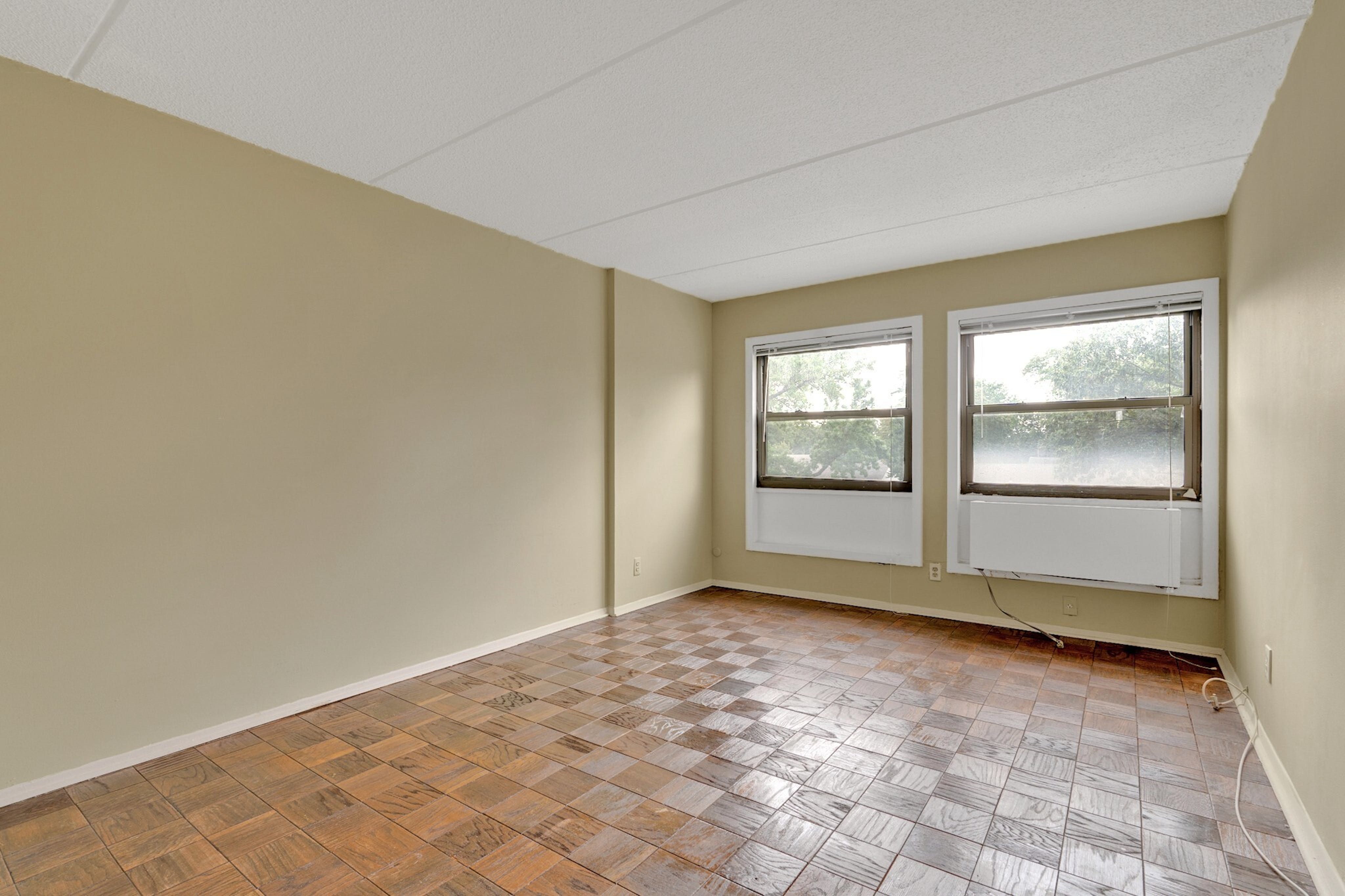 1600 Center Avenue Unit# 4H