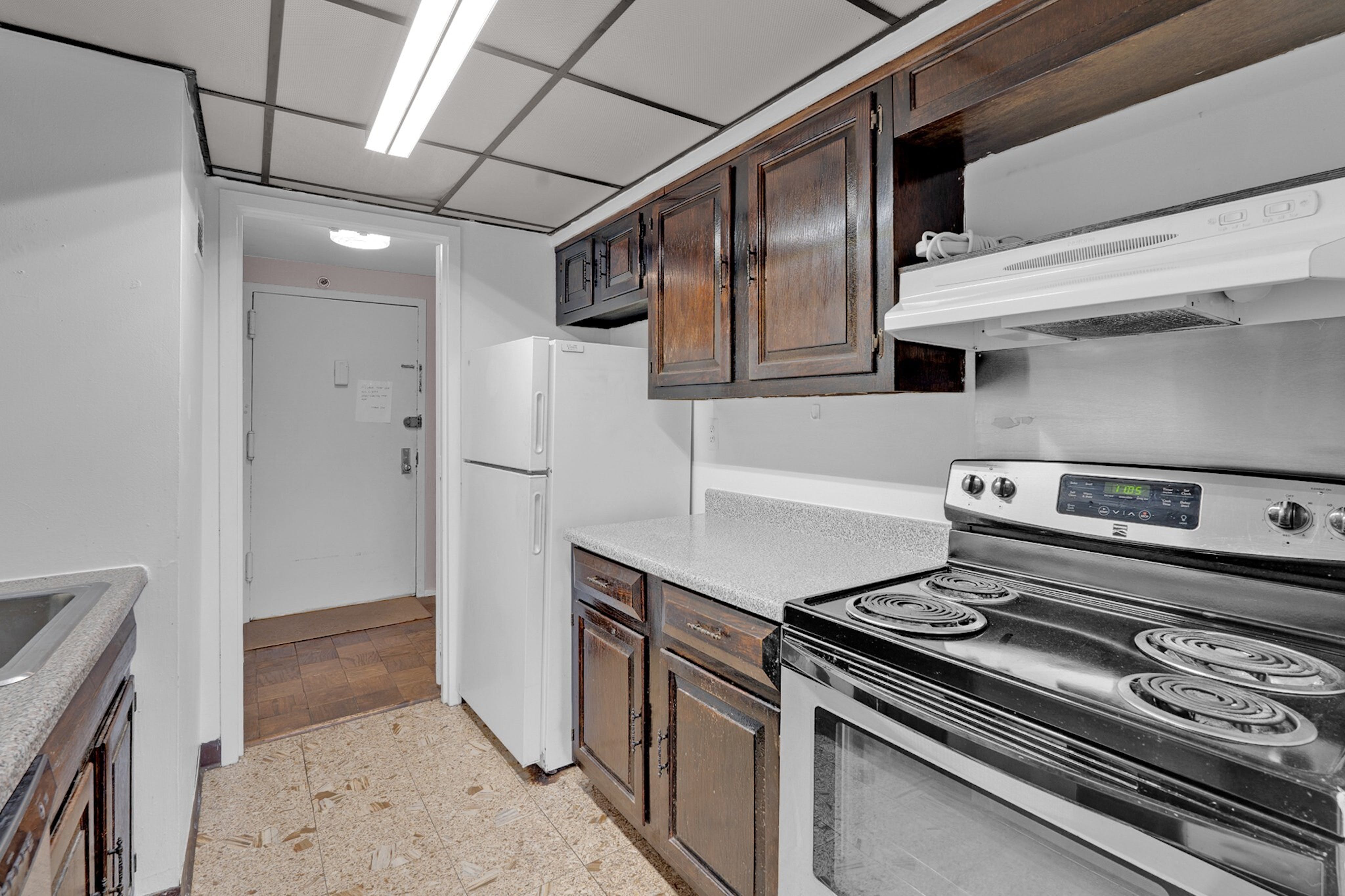 1600 Center Avenue Unit# 4H