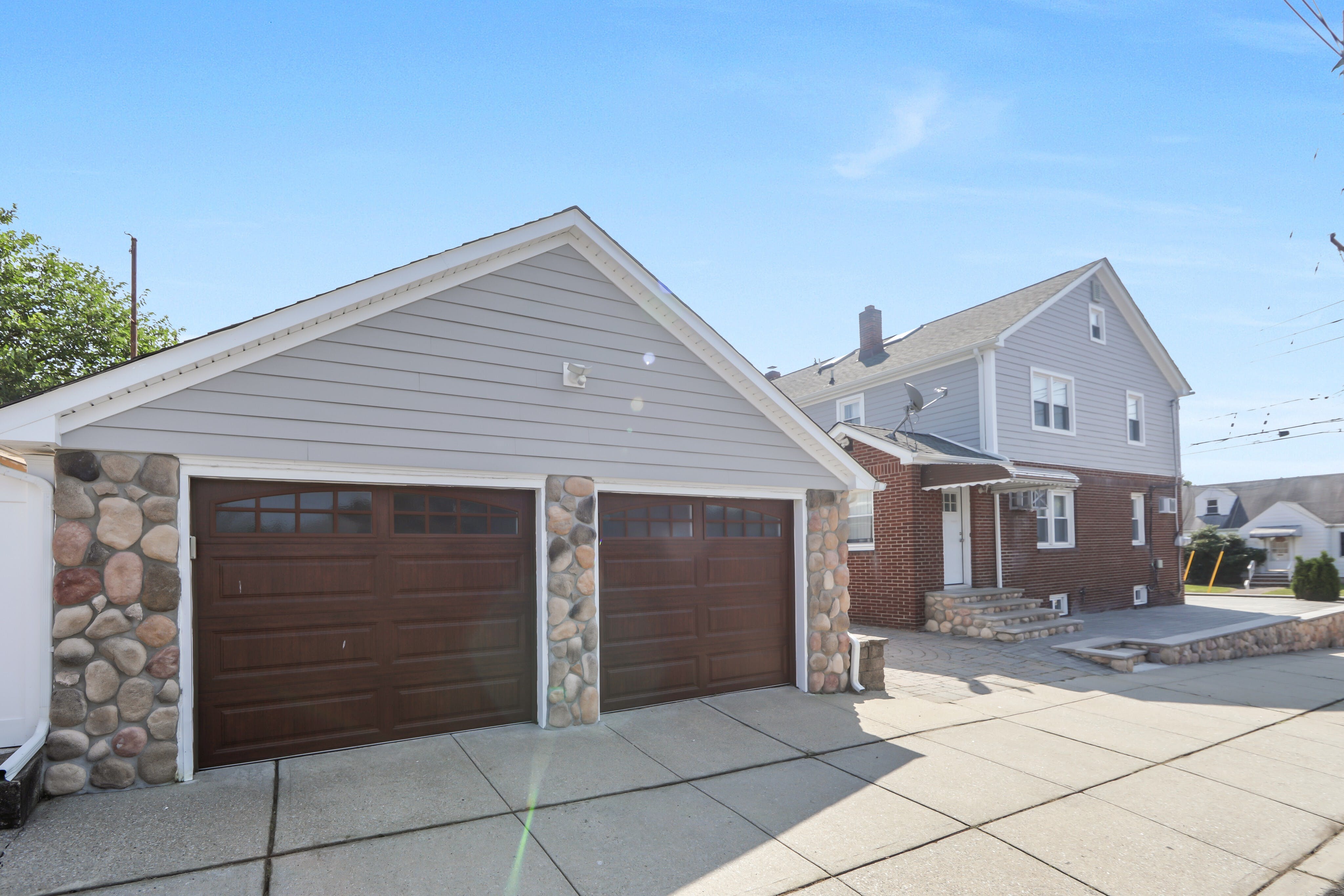489 Madeline Avenue 