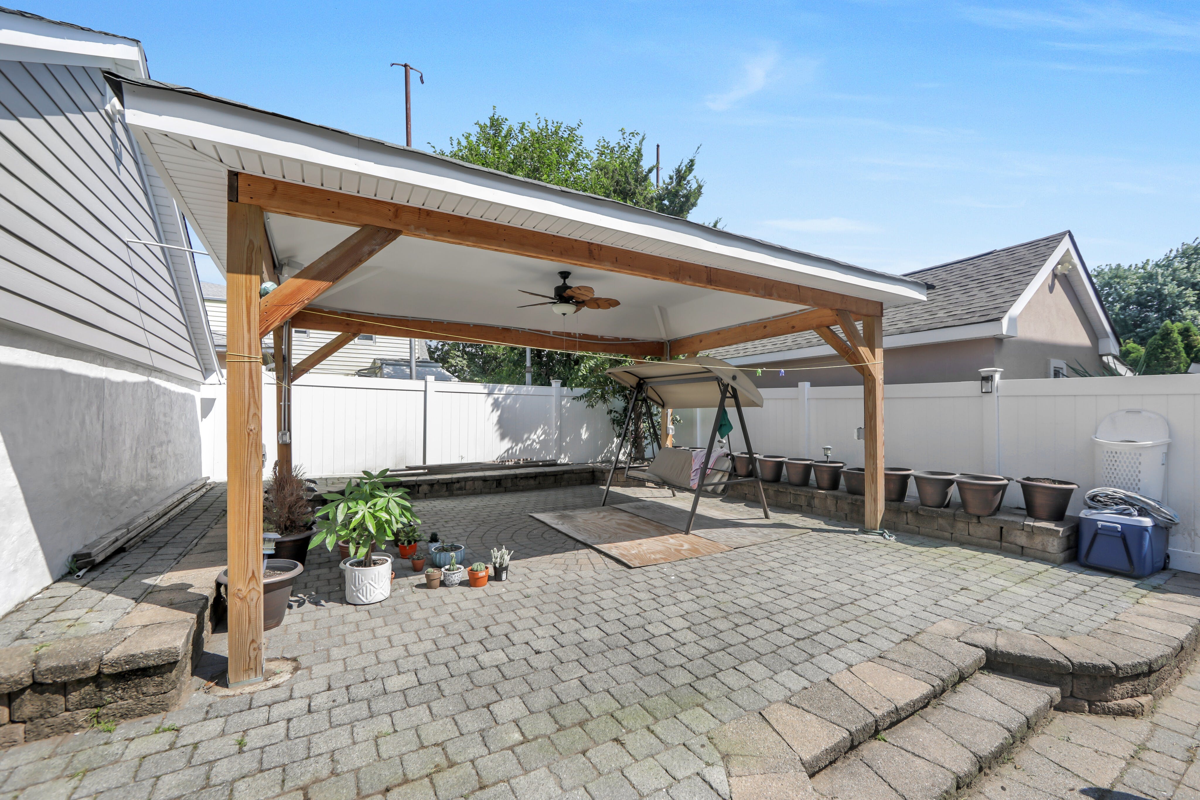 489 Madeline Avenue 