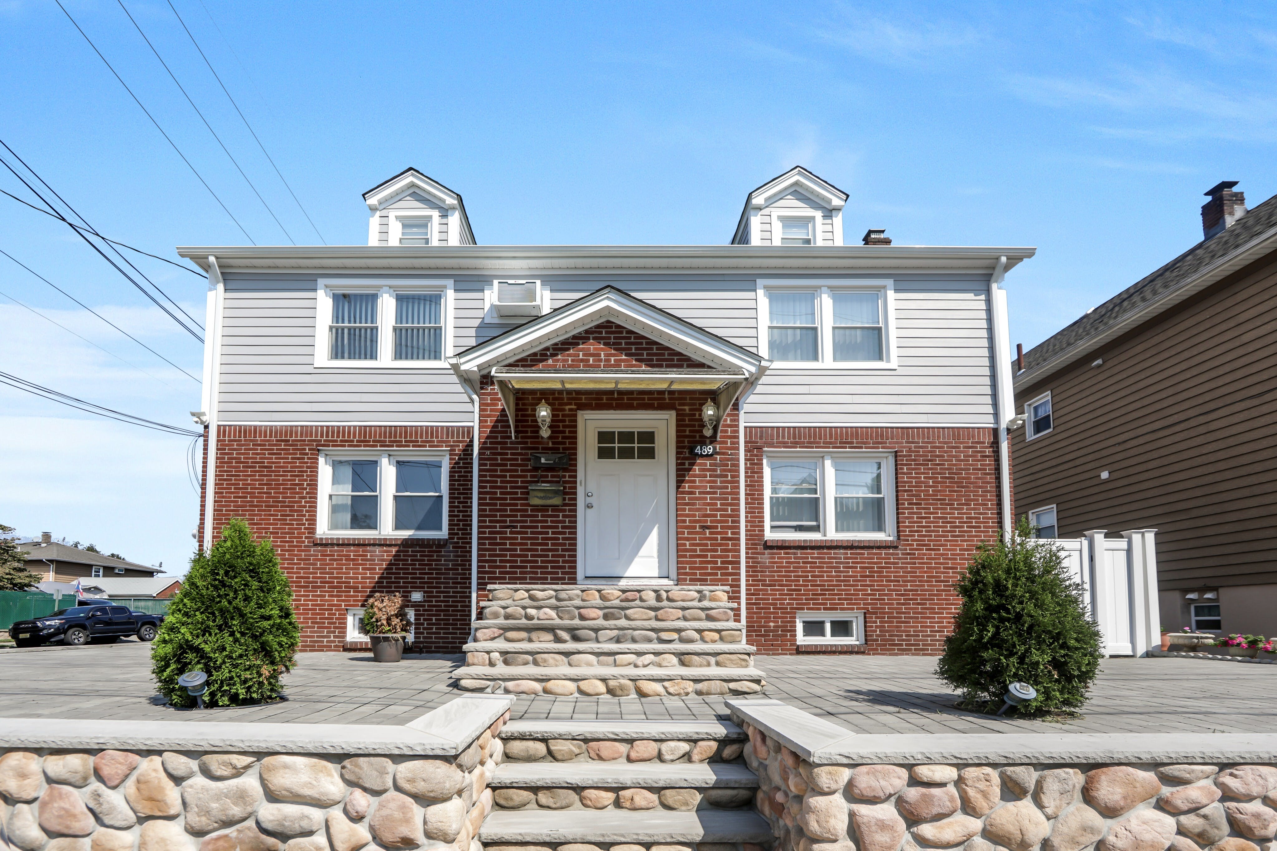 489 Madeline Avenue 
