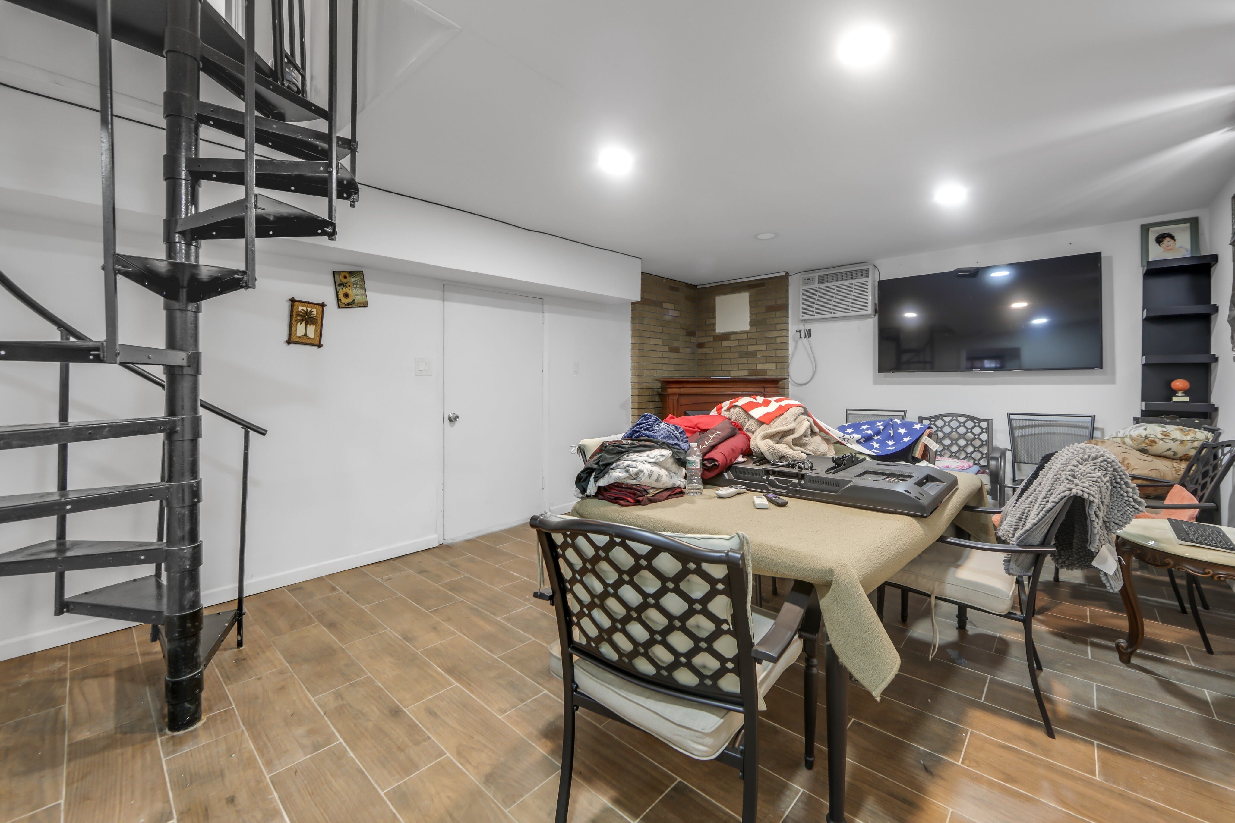 489 Madeline Avenue 
