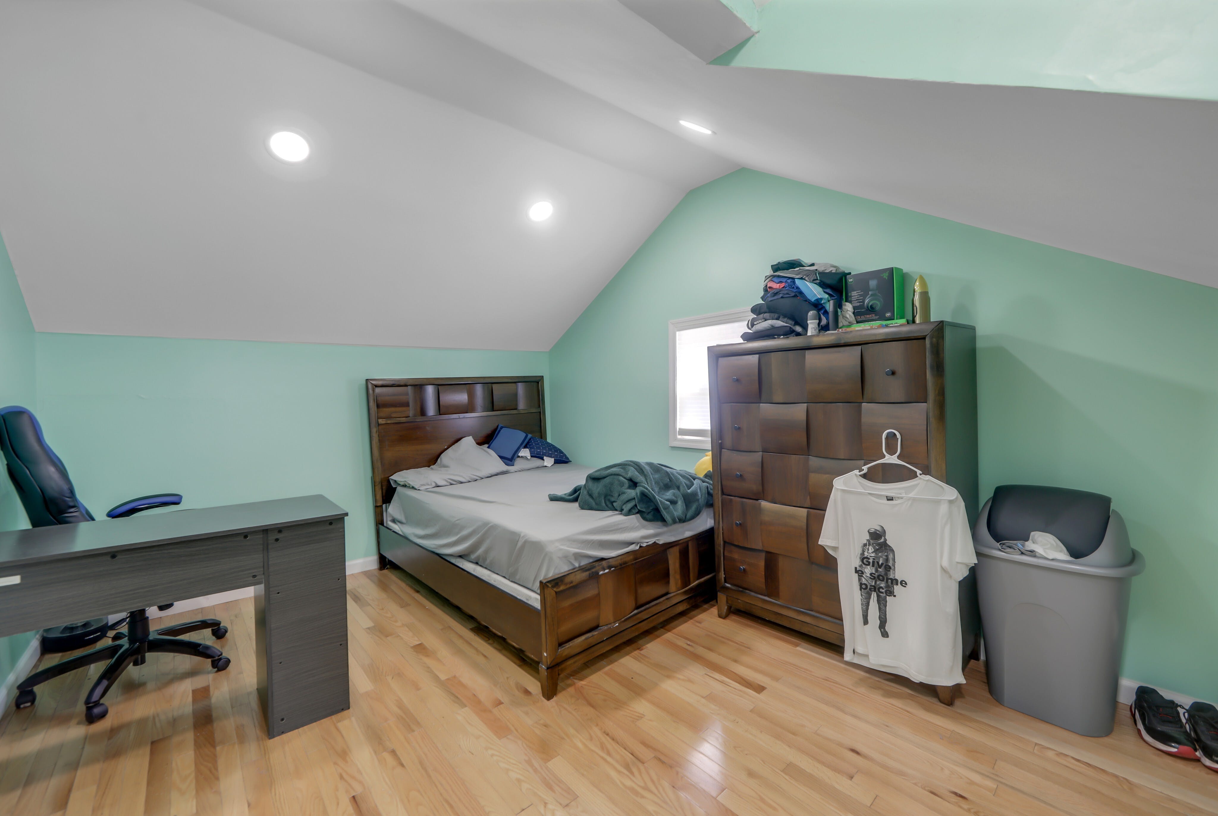 489 Madeline Avenue 