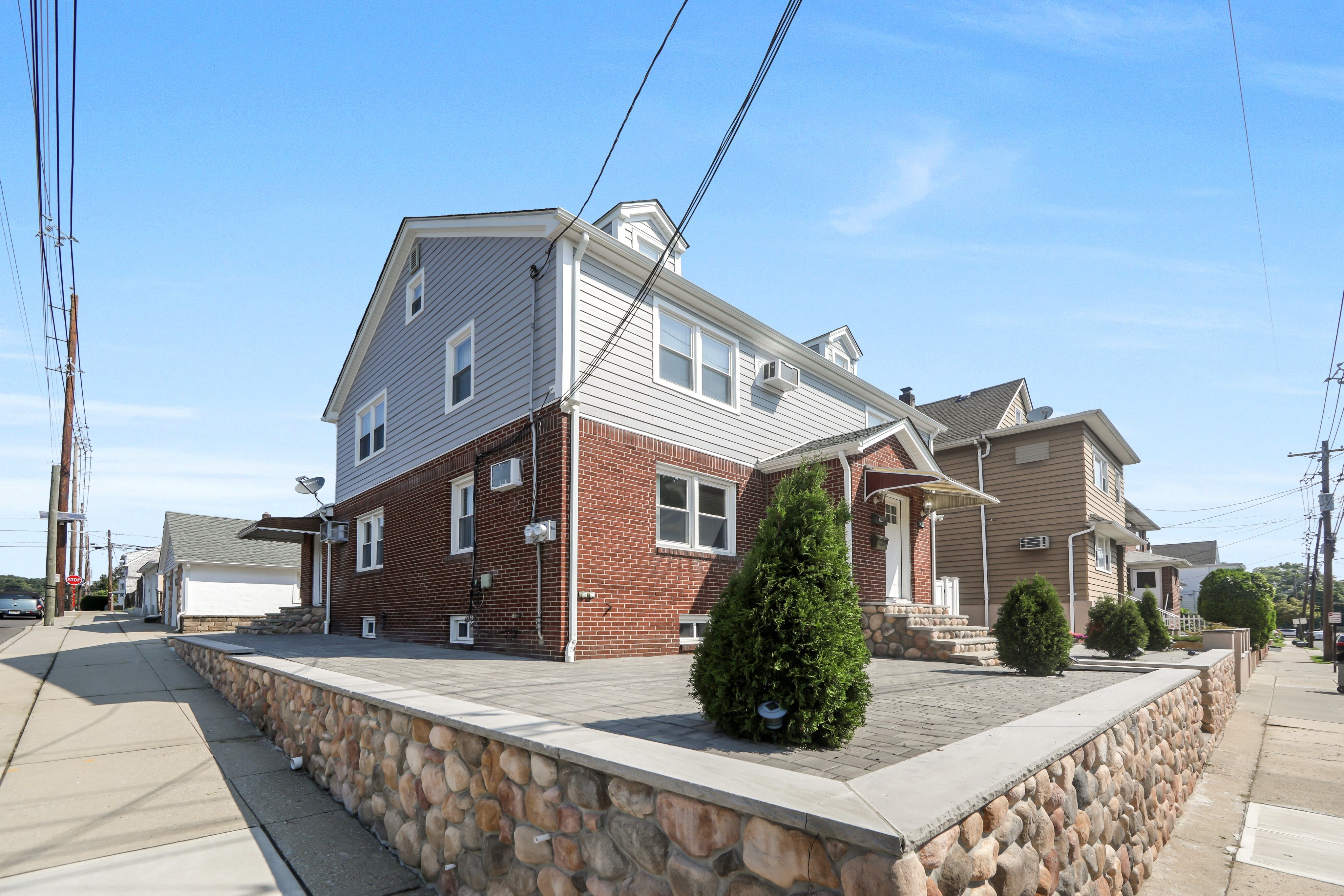 489 Madeline Avenue 