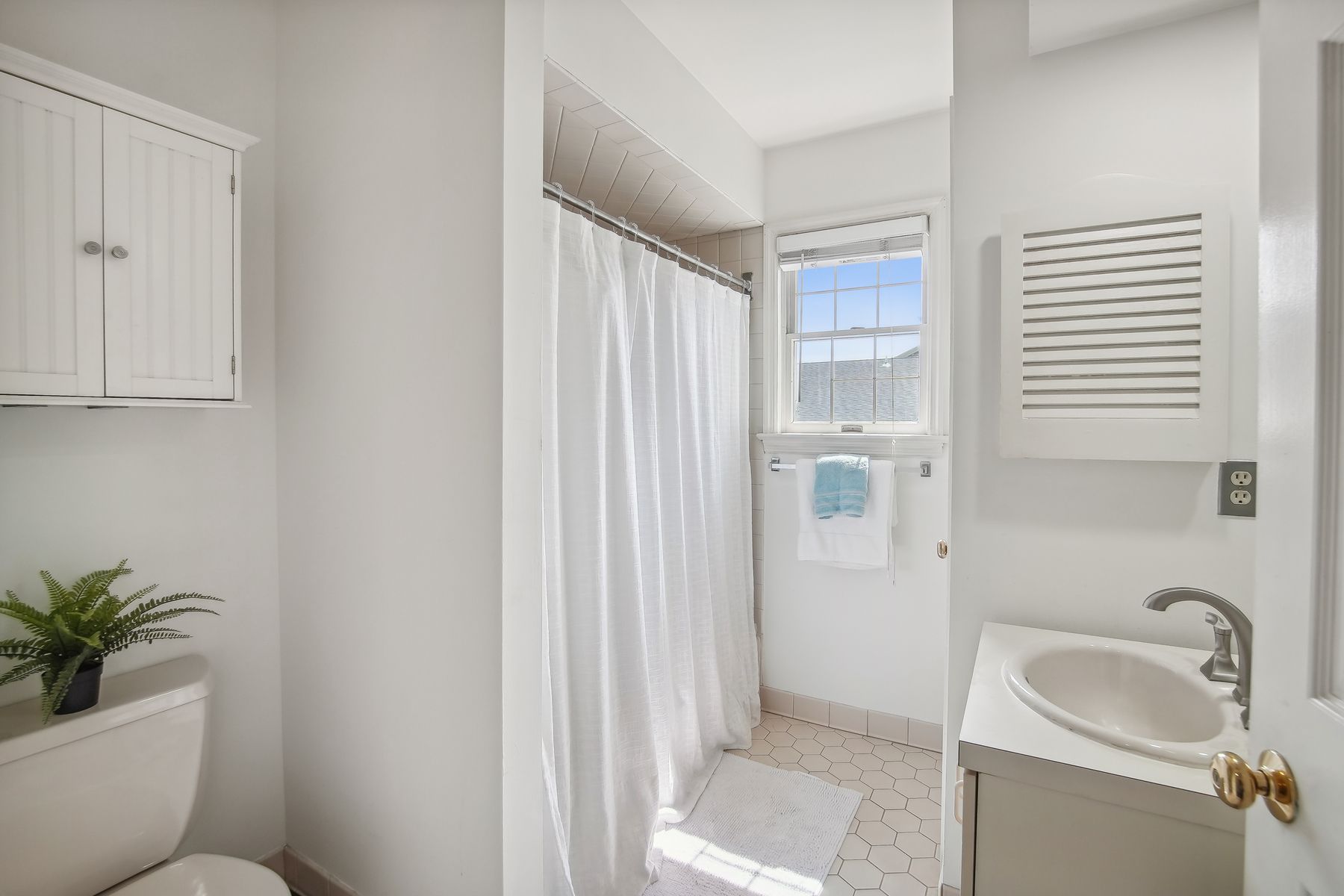 238 Claremont Avenue Unit# 5