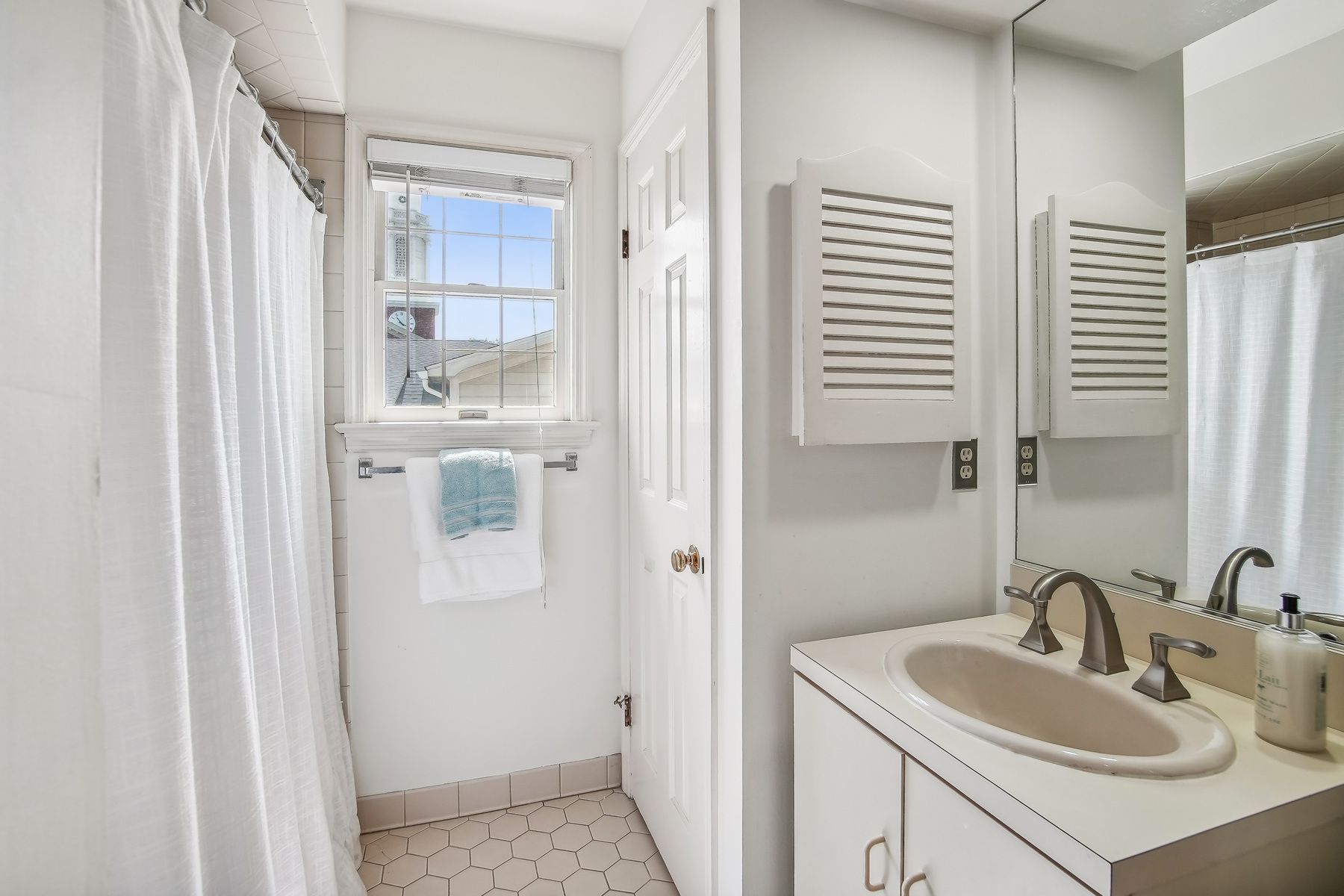 238 Claremont Avenue Unit# 5