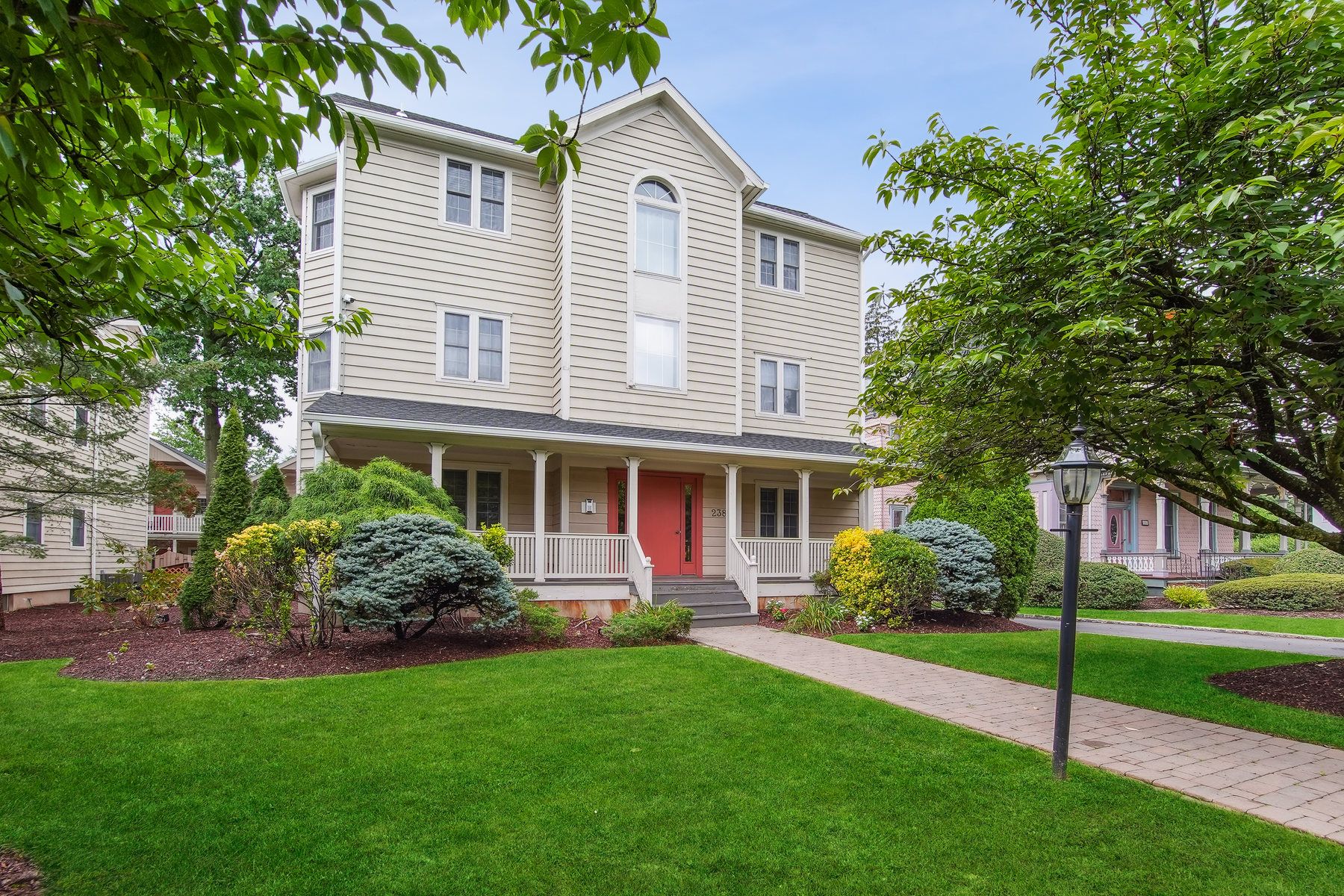 238 Claremont Avenue Unit# 5